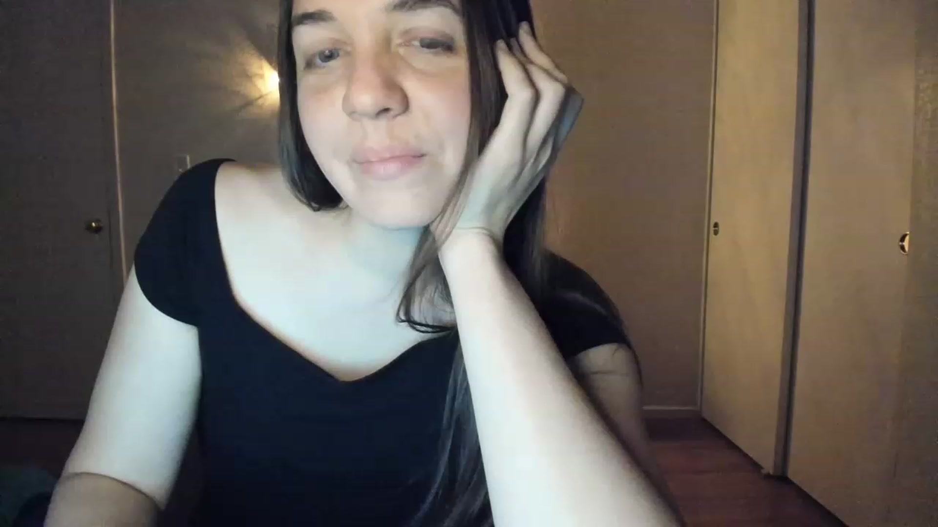Gallery image thumbnail from LadyLeilah's myfreecams stream on, 11/17/2022, 02:43 image 6 of 20