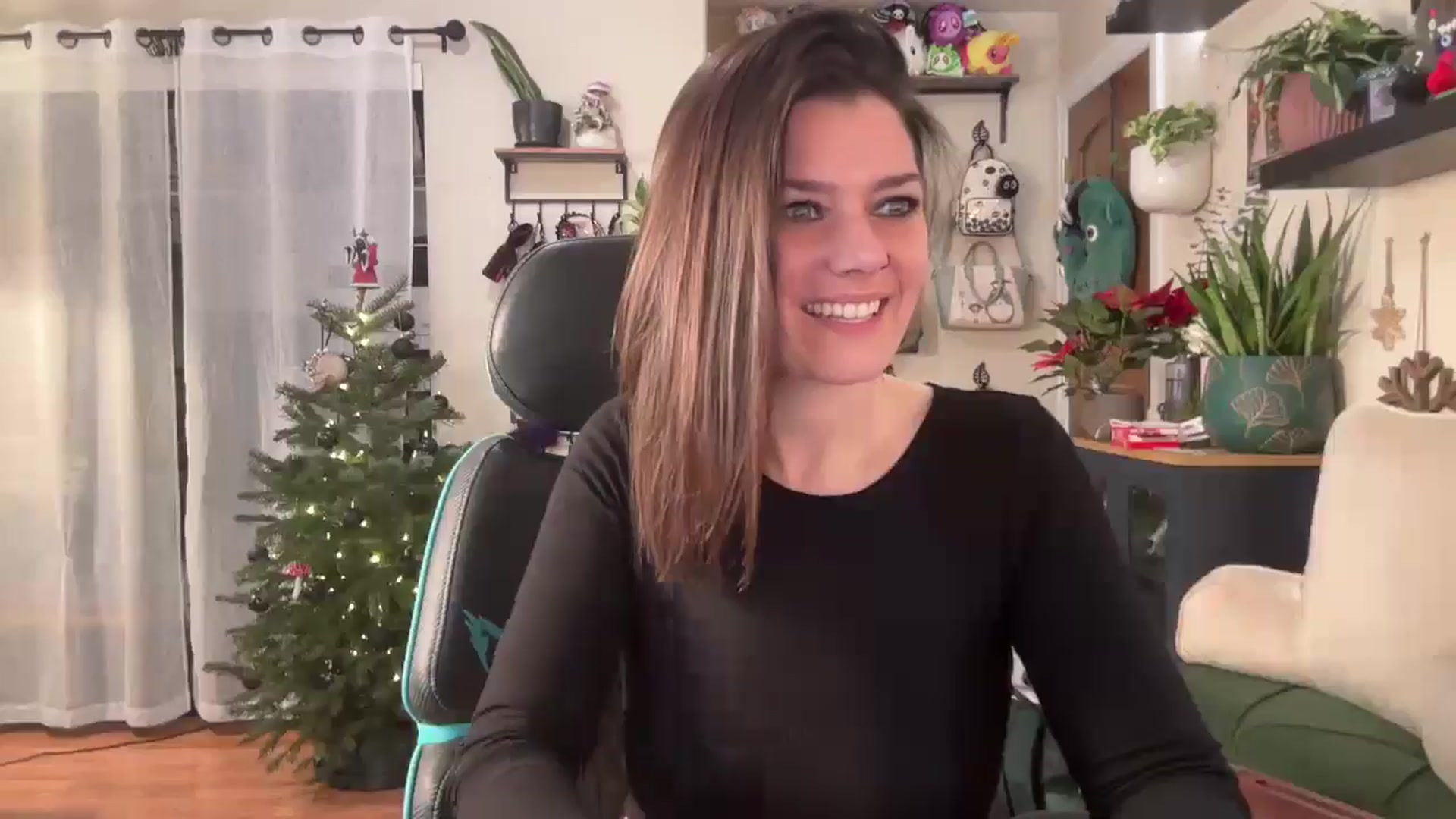 Gallery image thumbnail from LadyLena1's myfreecams stream on, 12/15/2024, 19:25 image 11 of 20