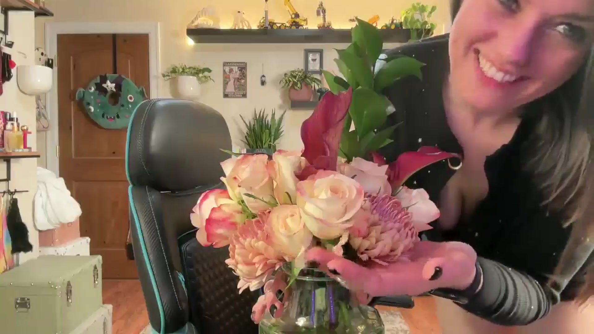 Gallery image thumbnail from LadyLena1's myfreecams stream on, 01/08/2025, 04:26 image 16 of 20