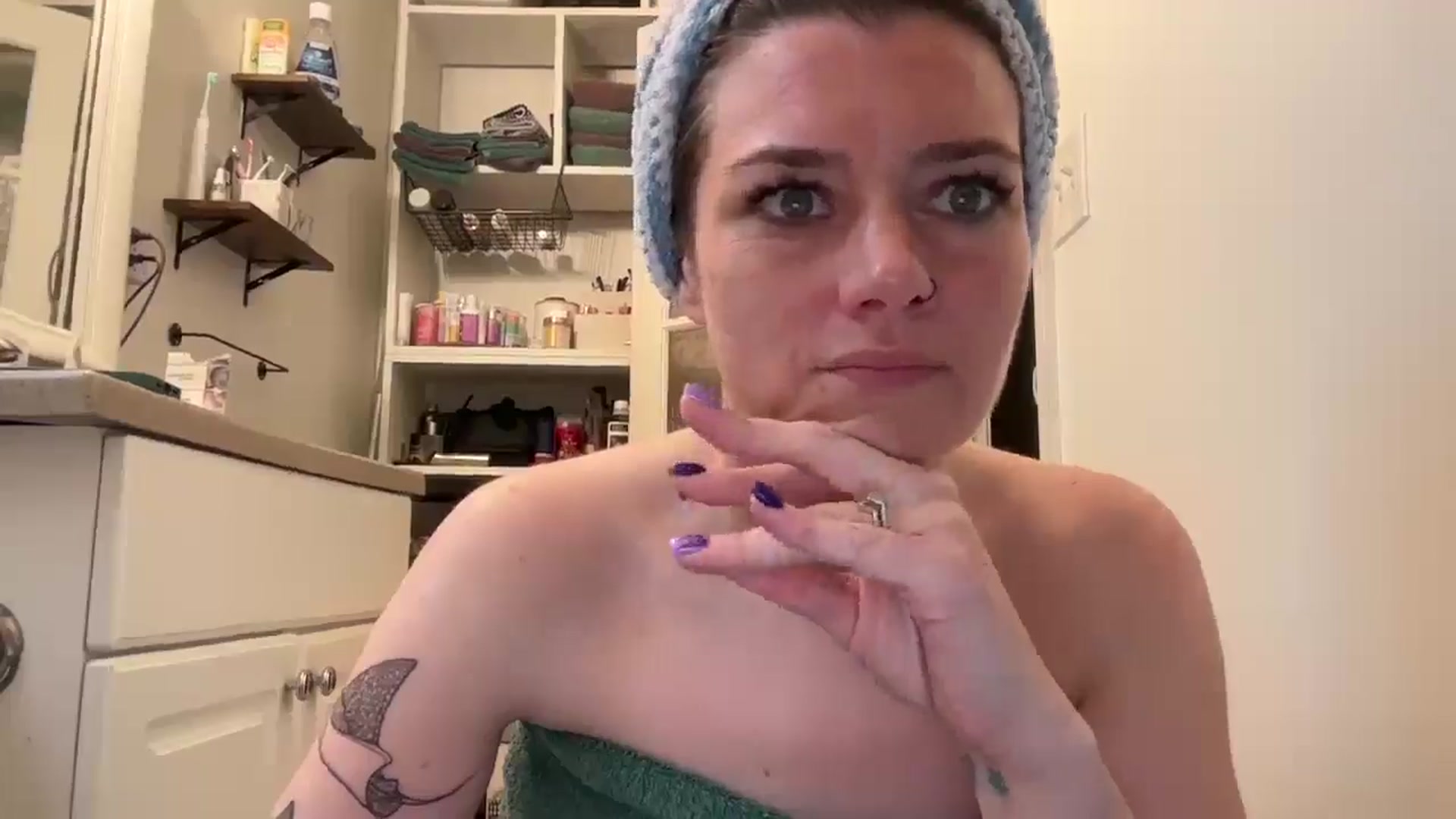 Gallery image thumbnail from LadyLena1's myfreecams stream on, 03/21/2025, 17:22 image 3 of 20