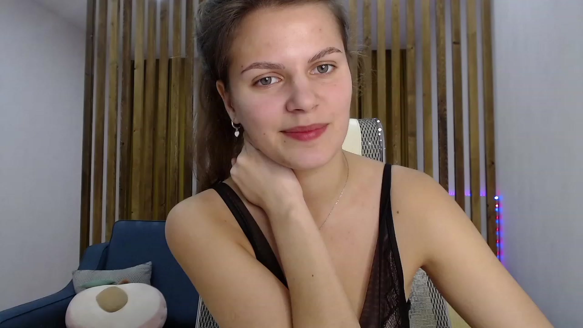 Gallery image thumbnail from LadyLika's myfreecams stream on, 11/27/2022, 13:02 image 17 of 20