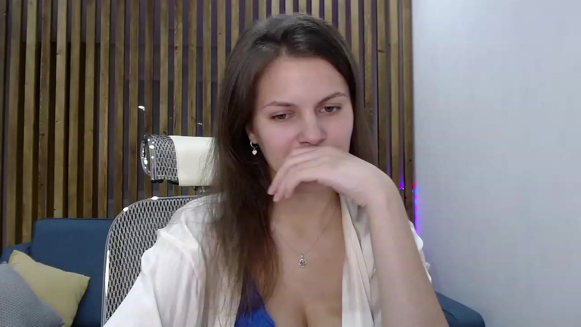 Gallery image thumbnail from LadyLika's myfreecams stream on, 12/24/2022, 13:11 image 17 of 20