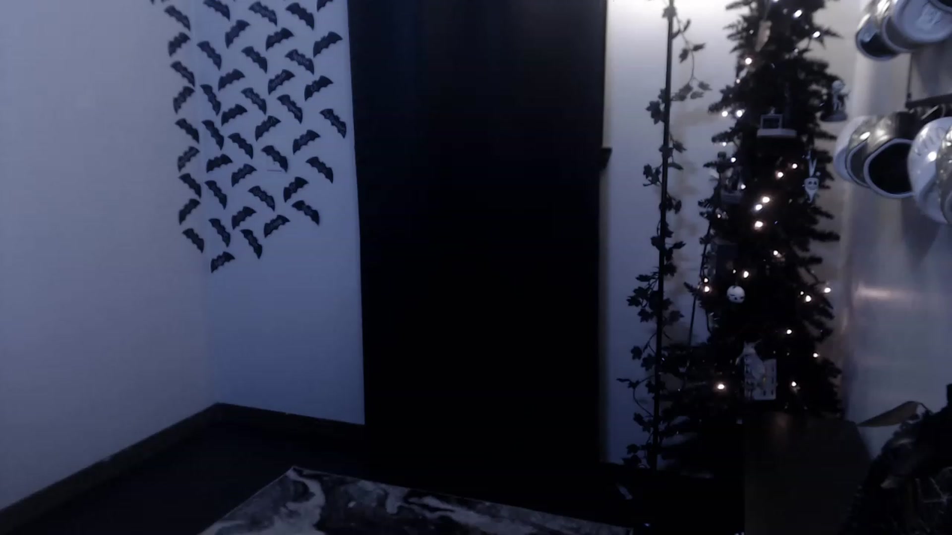 Gallery image thumbnail from LadyMarceline's myfreecams stream on, 12/04/2022, 06:46 image 9 of 20