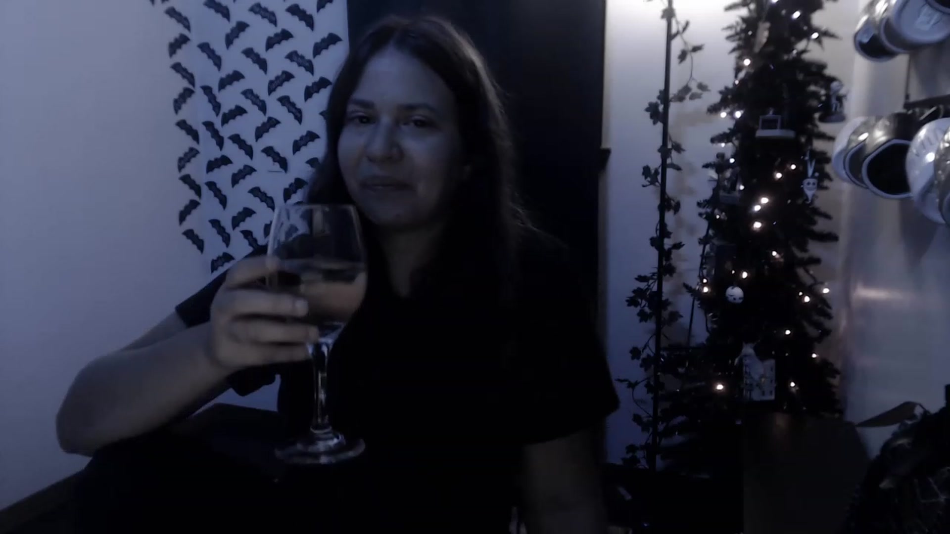 Gallery image thumbnail from LadyMarceline's myfreecams stream on, 12/04/2022, 06:46 image 15 of 20