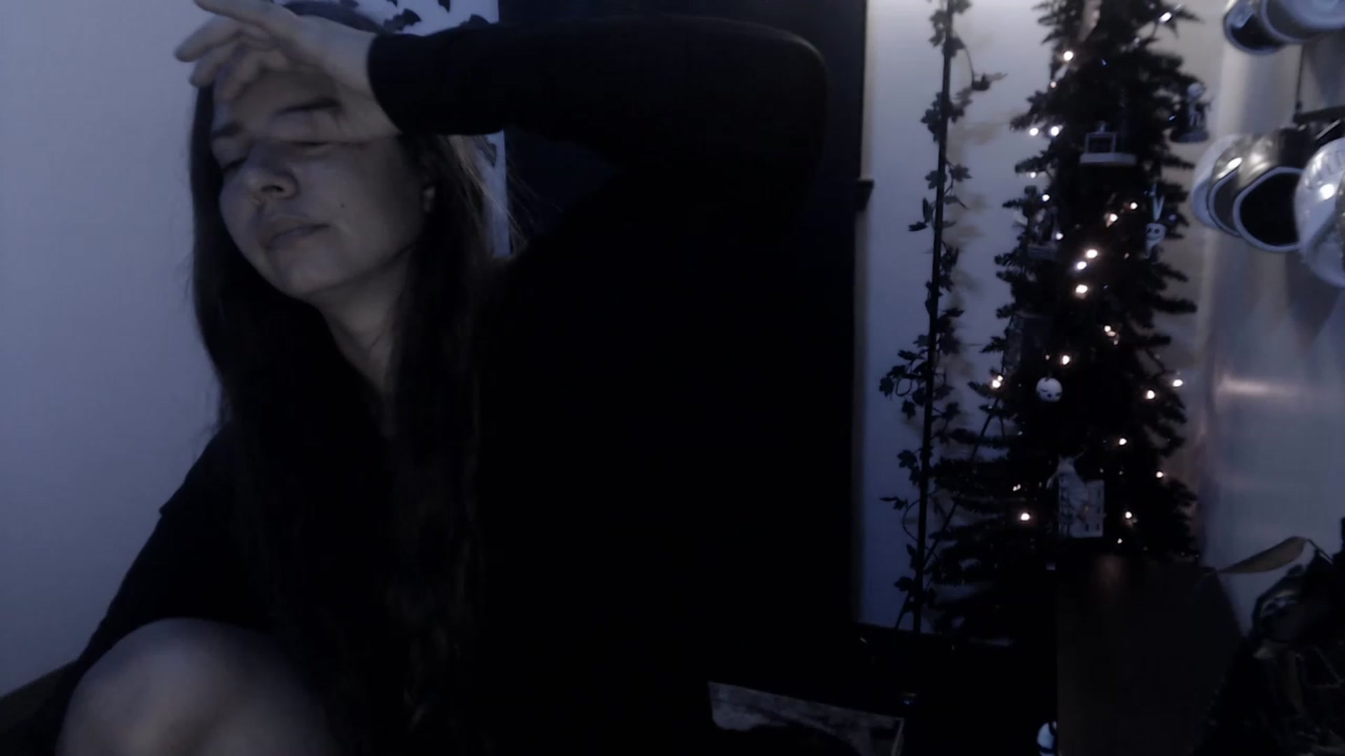 Gallery image thumbnail from LadyMarceline's myfreecams stream on, 12/17/2022, 08:19 image 15 of 20