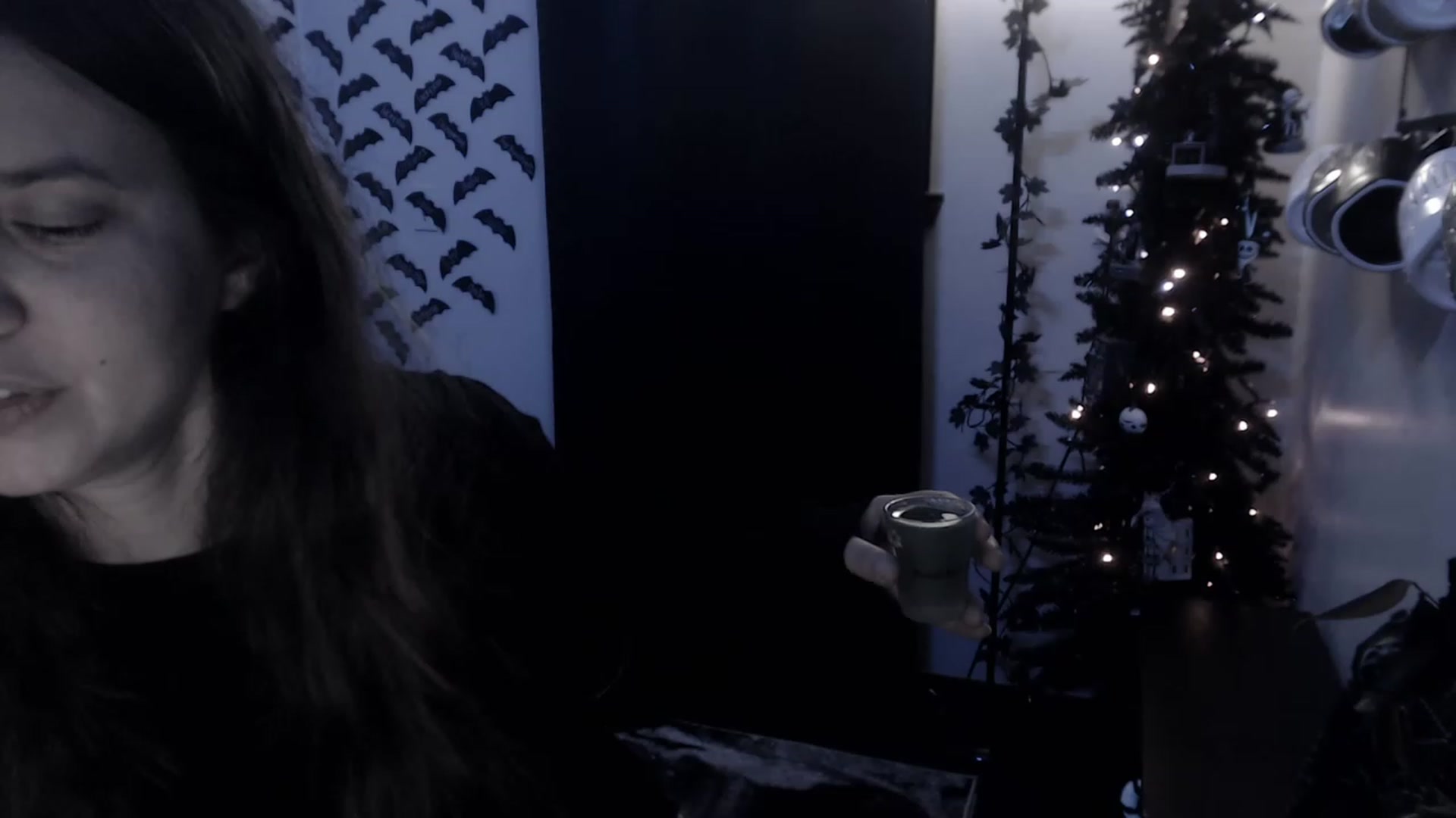 Gallery image thumbnail from LadyMarceline's myfreecams stream on, 12/17/2022, 08:19 image 17 of 20