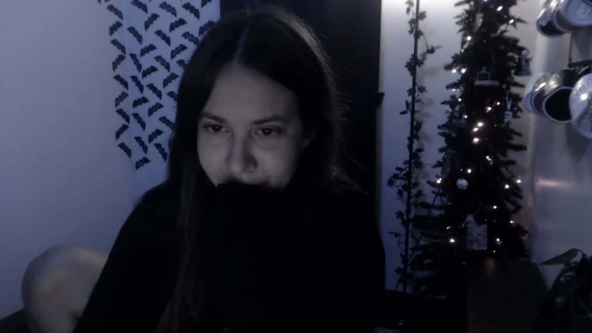 Gallery image thumbnail from LadyMarceline's myfreecams stream on, 12/17/2022, 08:19 image 3 of 20