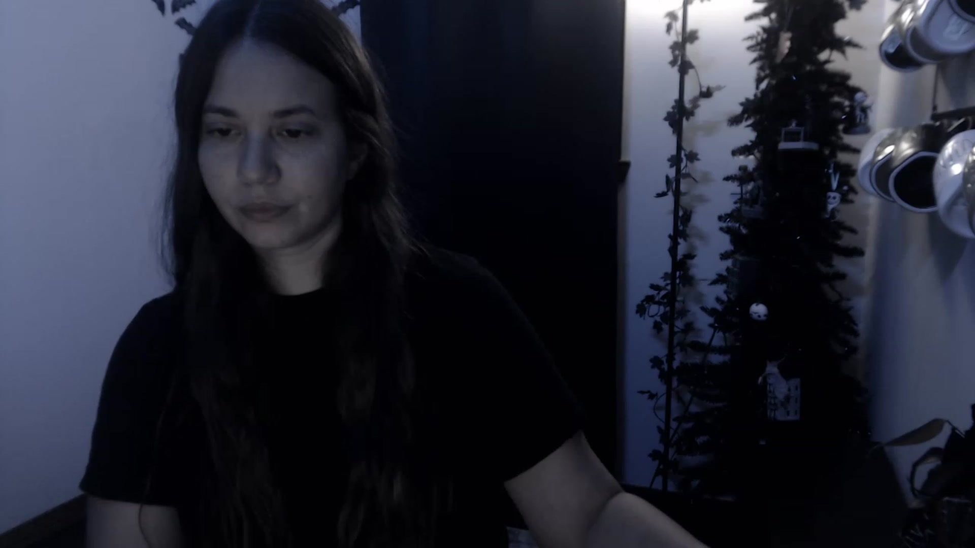 Gallery image thumbnail from LadyMarceline's myfreecams stream on, 12/18/2022, 07:04 image 13 of 20