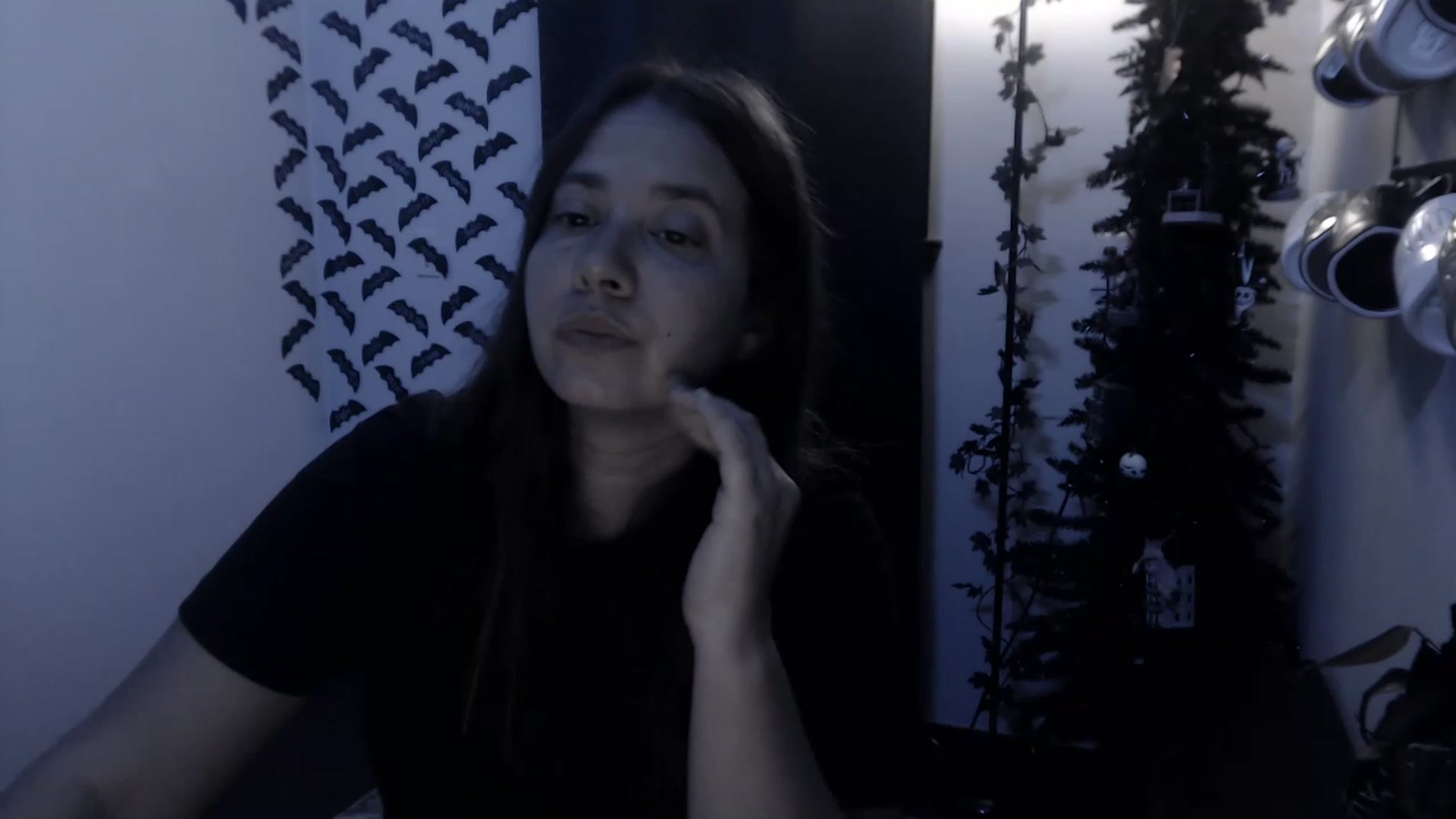 Gallery image thumbnail from LadyMarceline's myfreecams stream on, 12/18/2022, 07:04 image 19 of 20