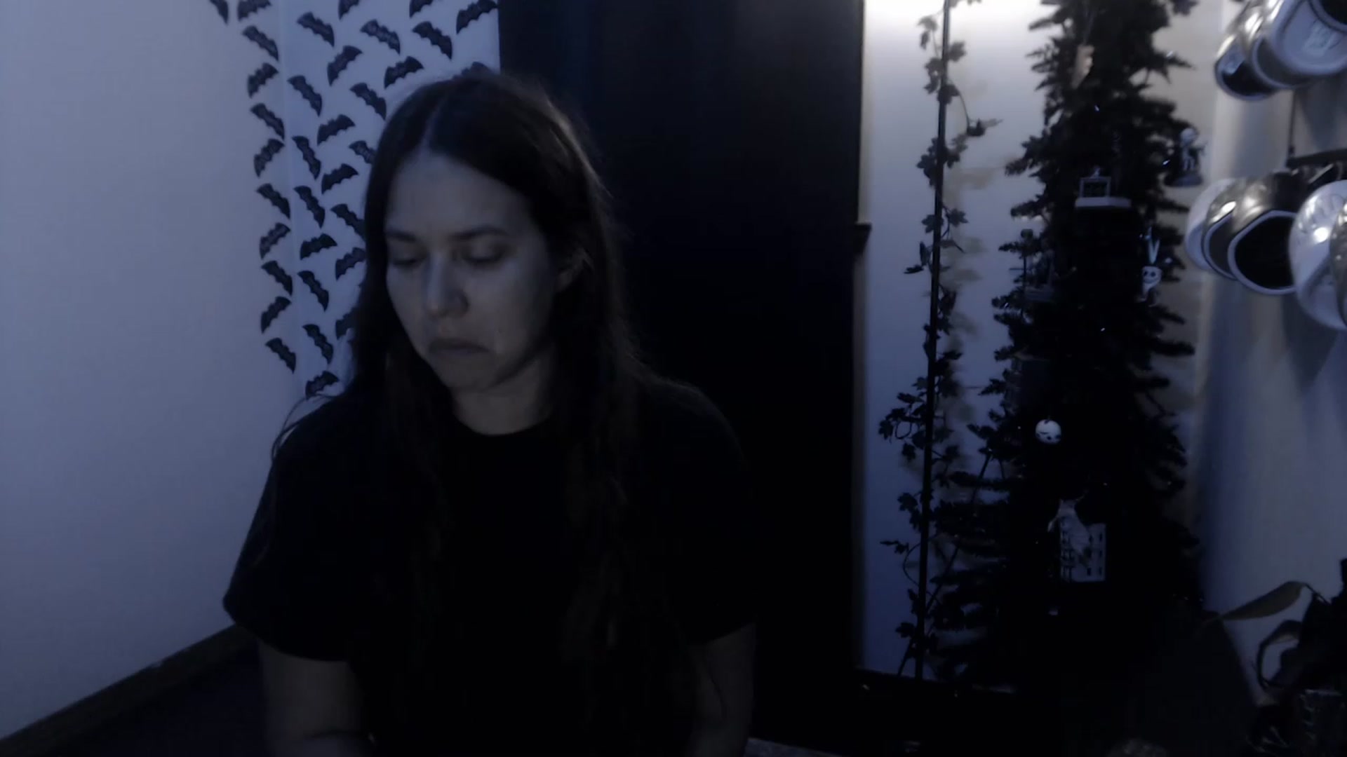 Gallery image thumbnail from LadyMarceline's myfreecams stream on, 12/18/2022, 07:43 image 15 of 20