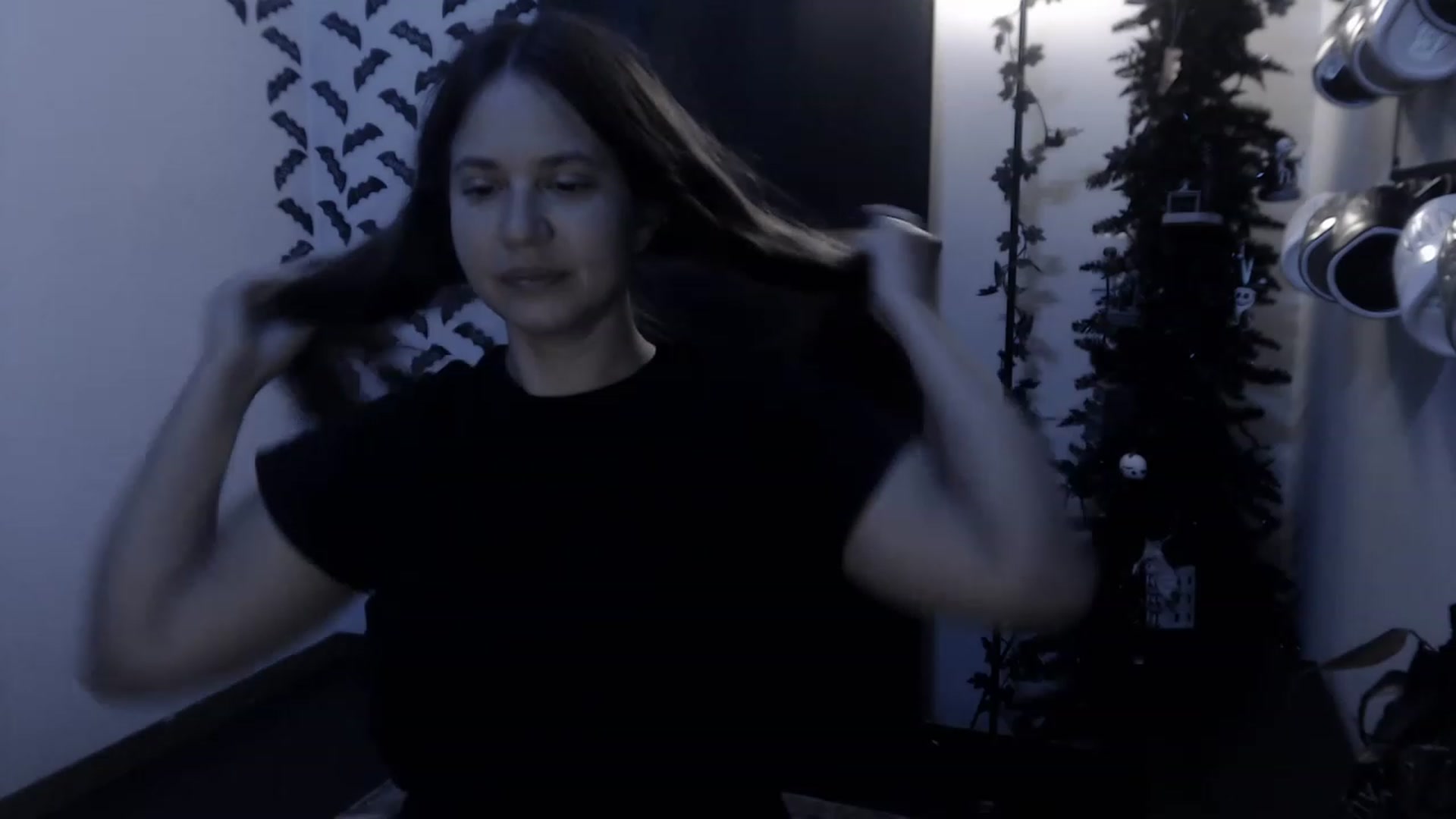 Gallery image thumbnail from LadyMarceline's myfreecams stream on, 12/18/2022, 07:43 image 3 of 20