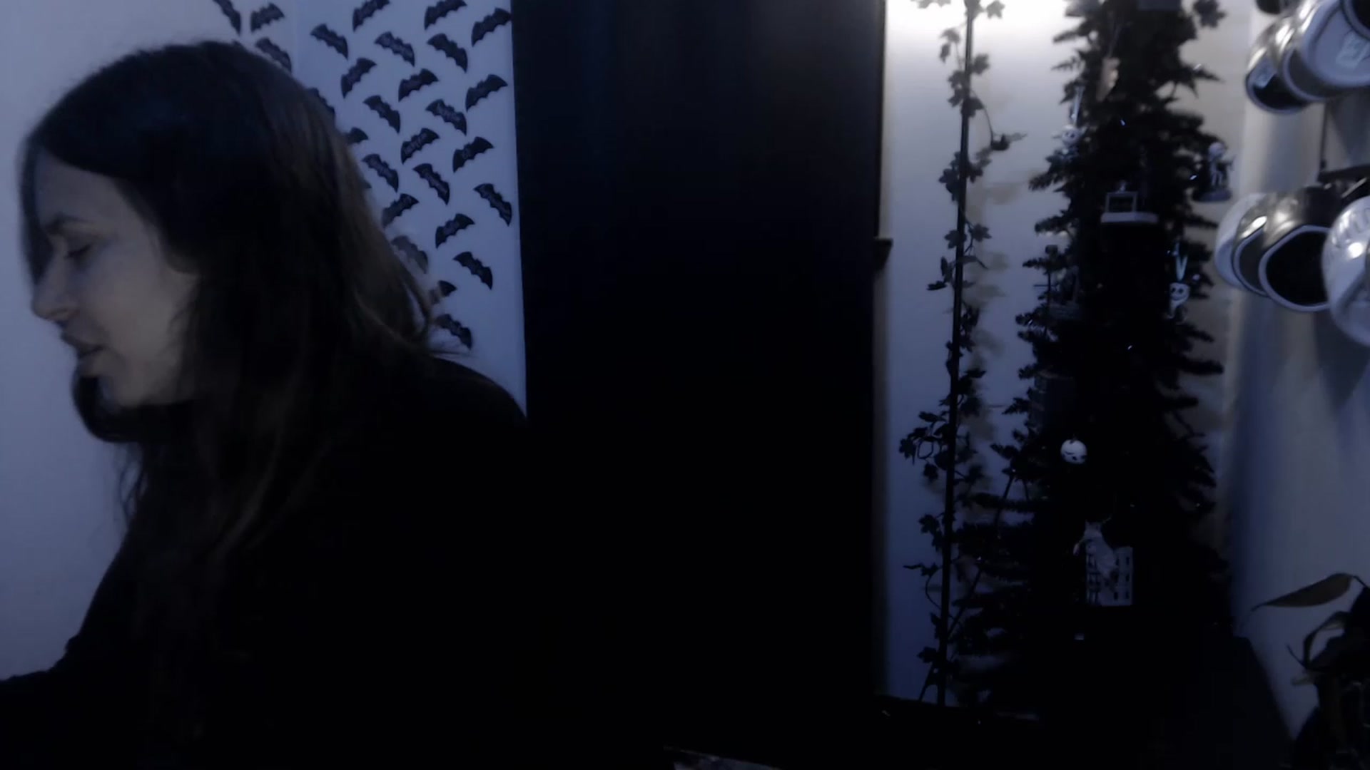 Gallery image thumbnail from LadyMarceline's myfreecams stream on, 12/31/2022, 06:15 image 6 of 20