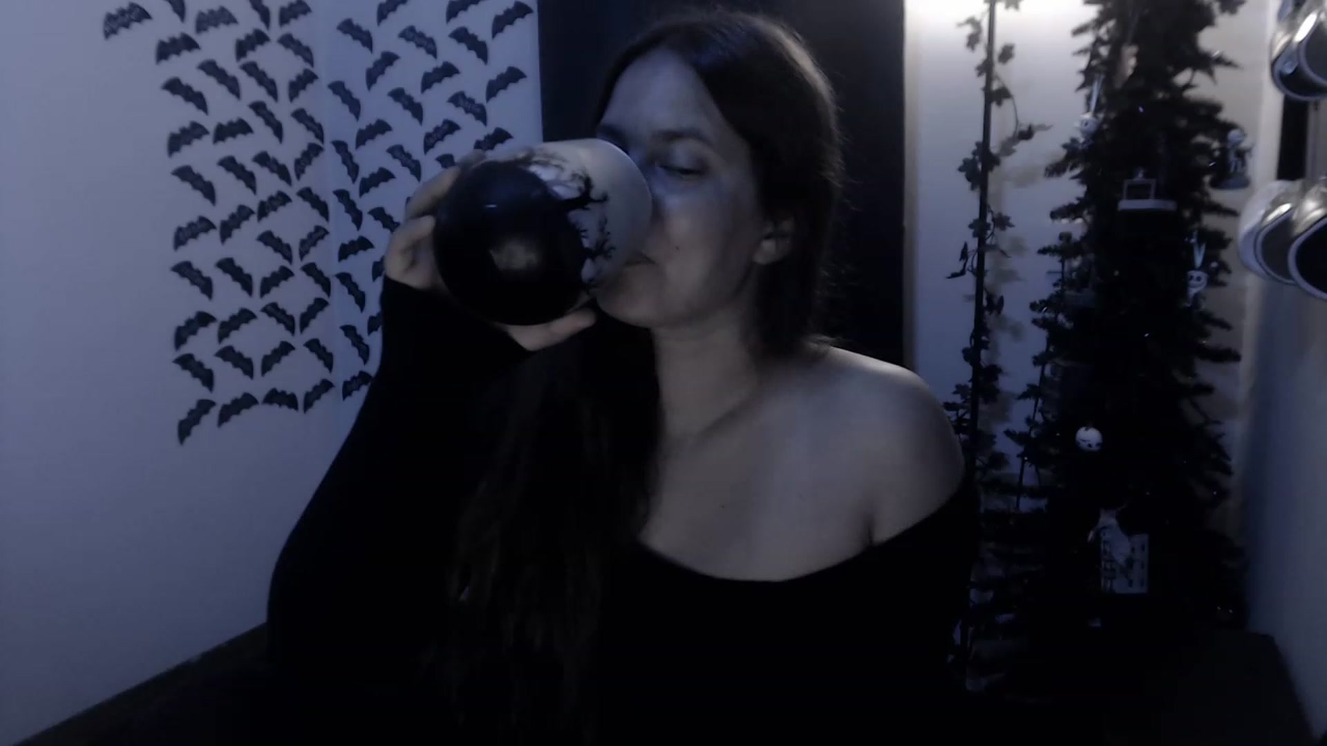 Gallery image thumbnail from LadyMarceline's myfreecams stream on, 04/29/2023, 05:20 image 13 of 20