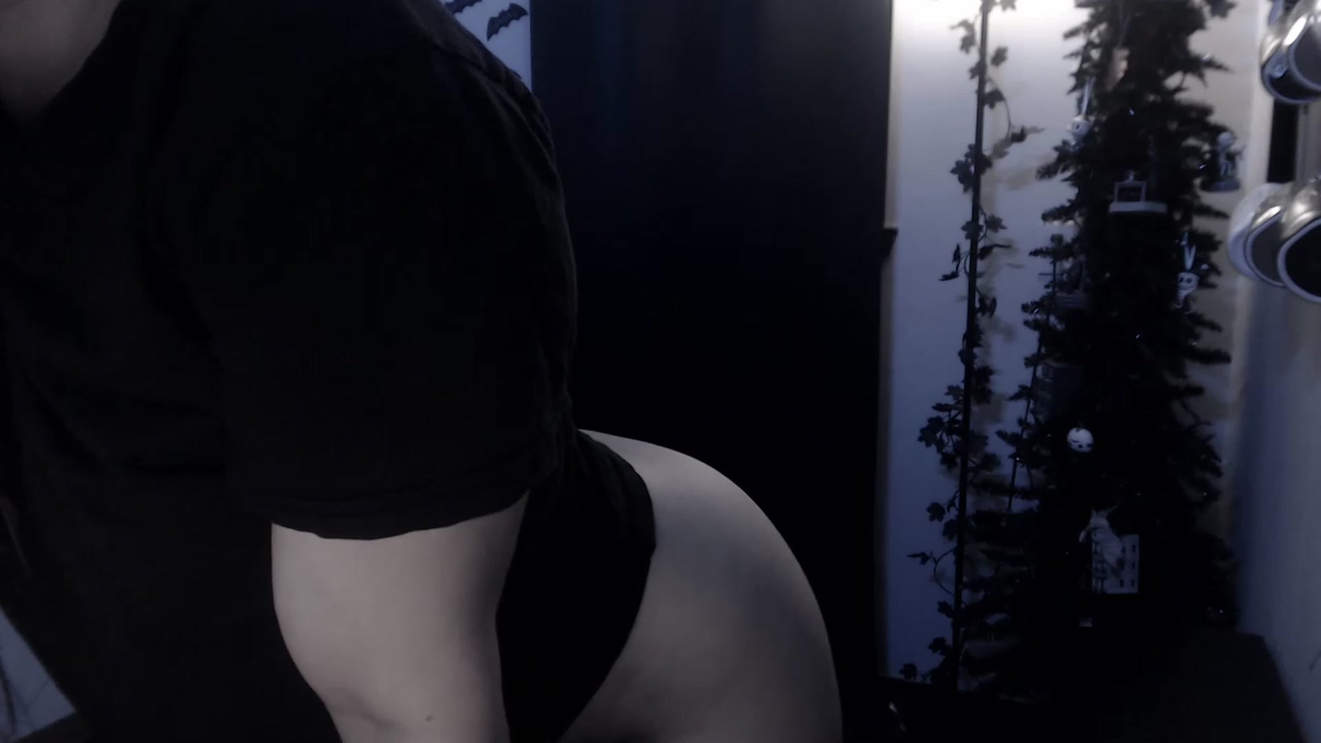 Gallery image thumbnail from LadyMarceline's myfreecams stream on, 05/13/2023, 08:27 image 15 of 20