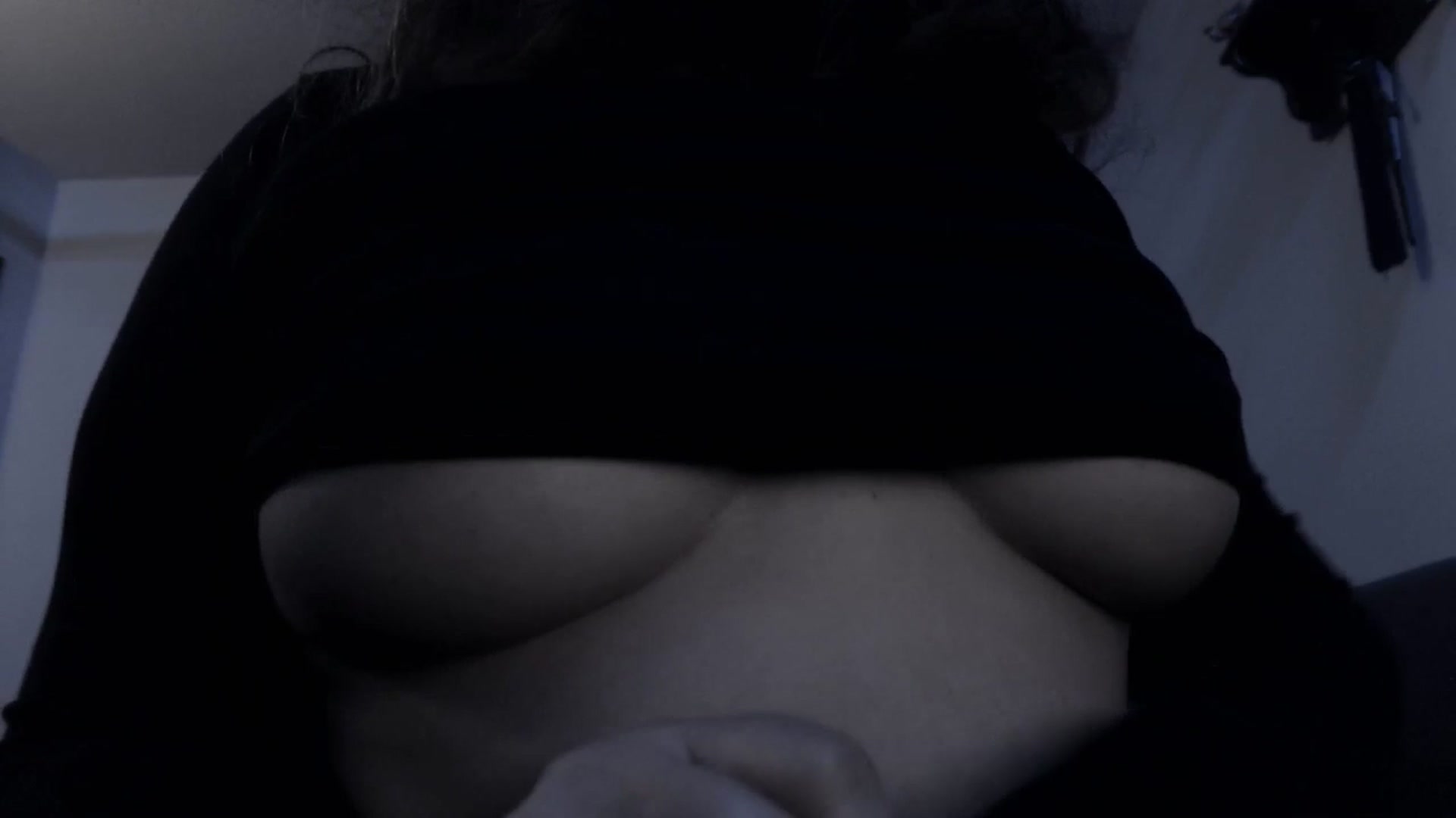 Gallery image thumbnail from LadyMarceline's myfreecams stream on, 04/21/2024, 05:36 image 7 of 20
