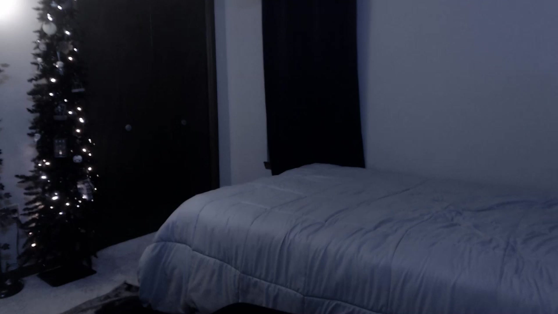 Gallery image thumbnail from LadyMarceline's myfreecams stream on, 11/29/2024, 04:01 image 9 of 20