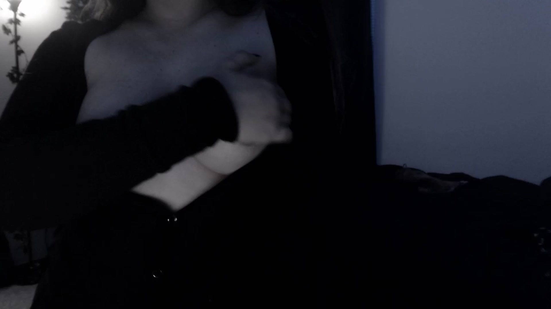 Gallery image thumbnail from LadyMarceline's myfreecams stream on, 01/18/2025, 07:34 image 6 of 20