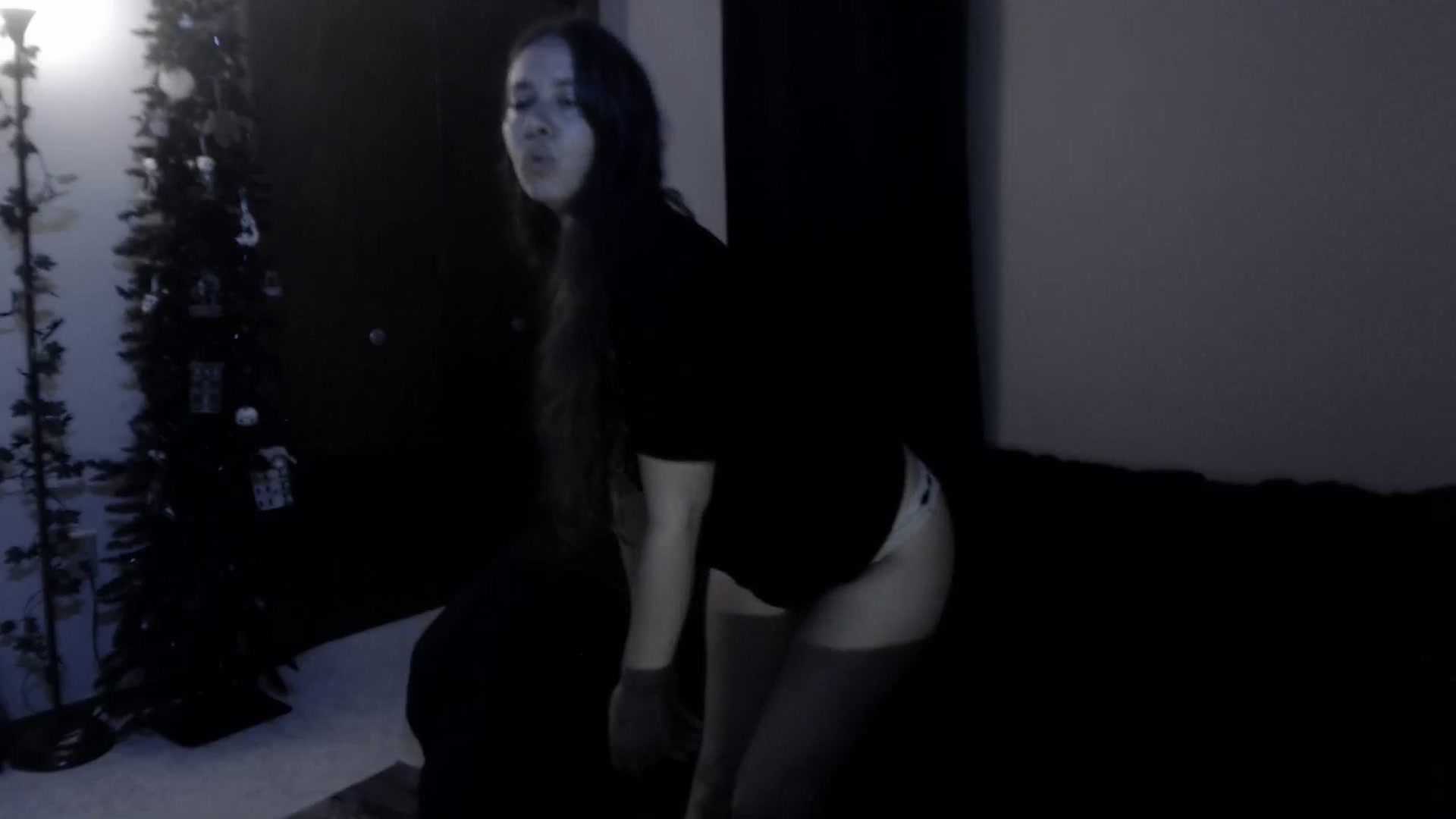 Gallery image thumbnail from LadyMarceline's myfreecams stream on, 04/25/2025, 05:20 image 7 of 20