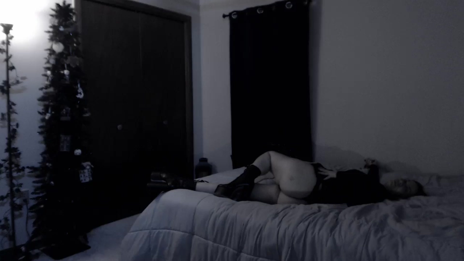 Gallery image thumbnail from LadyMarceline's myfreecams stream on, 10/12/2025, 06:46 image 1 of 20