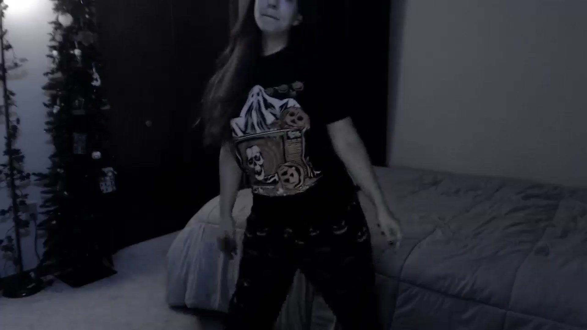 Gallery image thumbnail from LadyMarceline's myfreecams stream on, 10/19/2025, 06:33 image 10 of 20