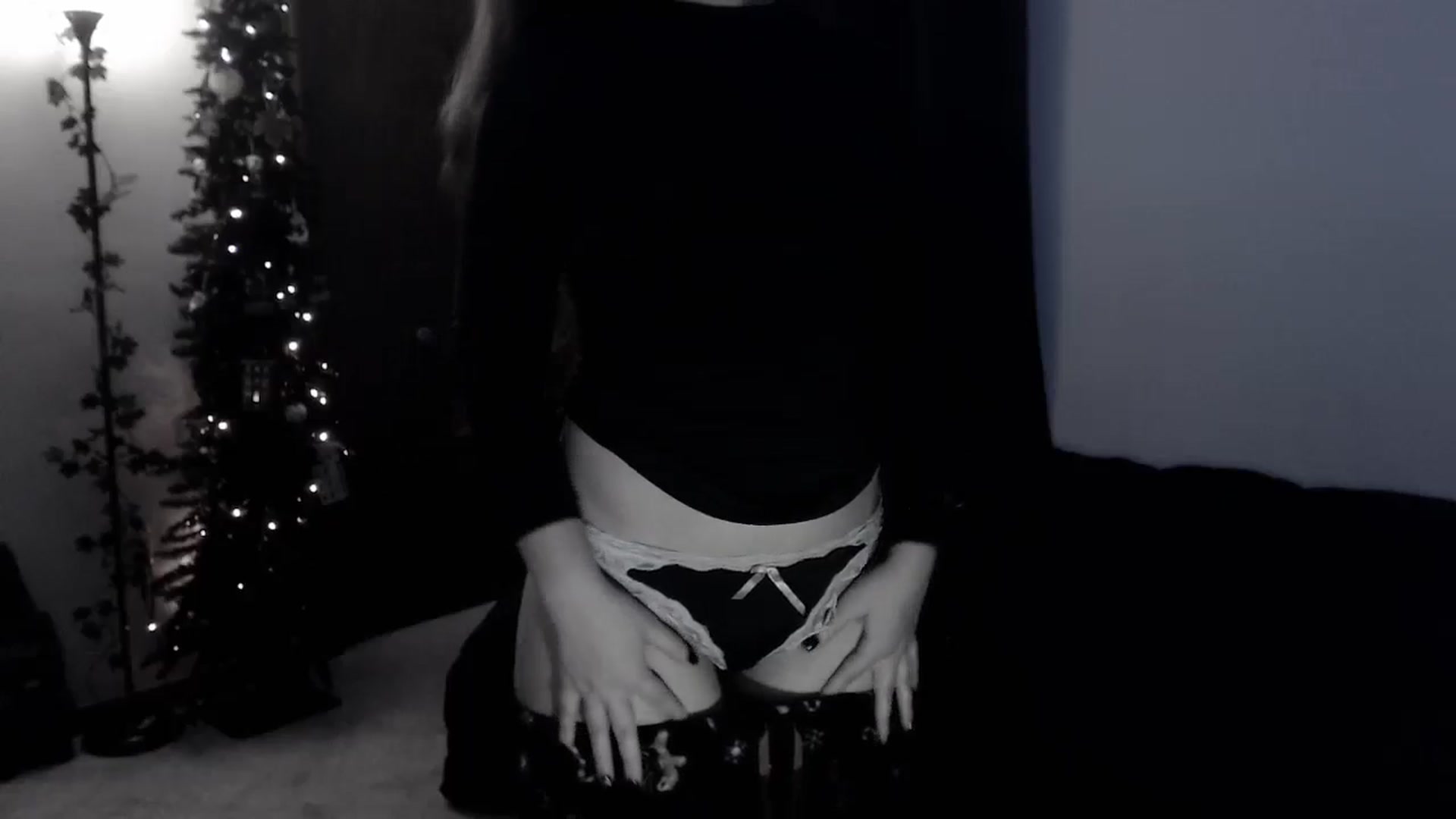 Gallery image thumbnail from LadyMarceline's myfreecams stream on, 12/23/2025, 07:25 image 9 of 20