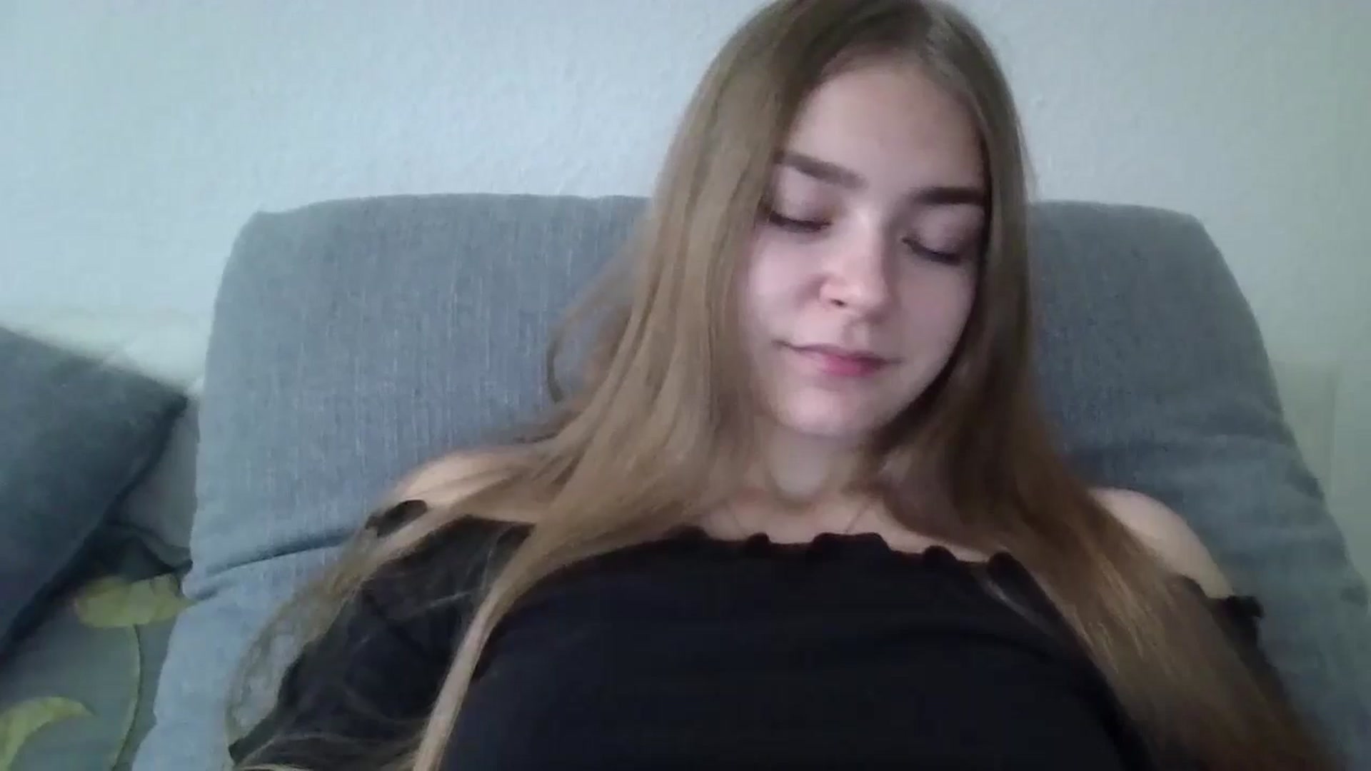 Gallery image thumbnail from LadyNesquick's myfreecams stream on, 10/21/2024, 13:23 image 5 of 20