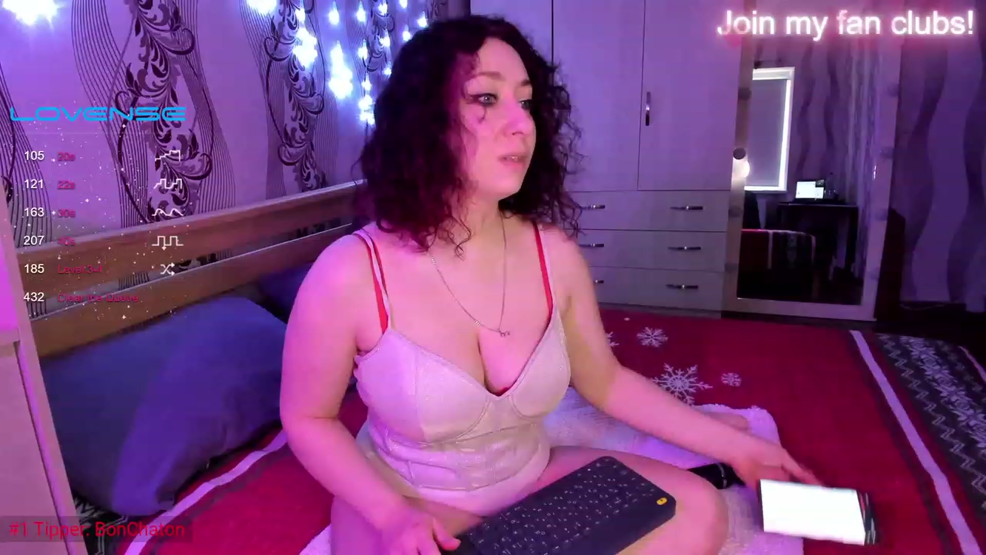 Gallery image thumbnail from LadySquirtle's myfreecams stream on, 01/02/2023, 08:58 image 9 of 20