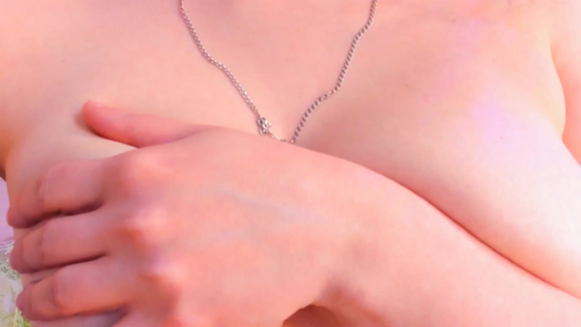 Gallery image thumbnail from LadySquirtle's myfreecams stream on, 05/19/2025, 07:39 image 14 of 20