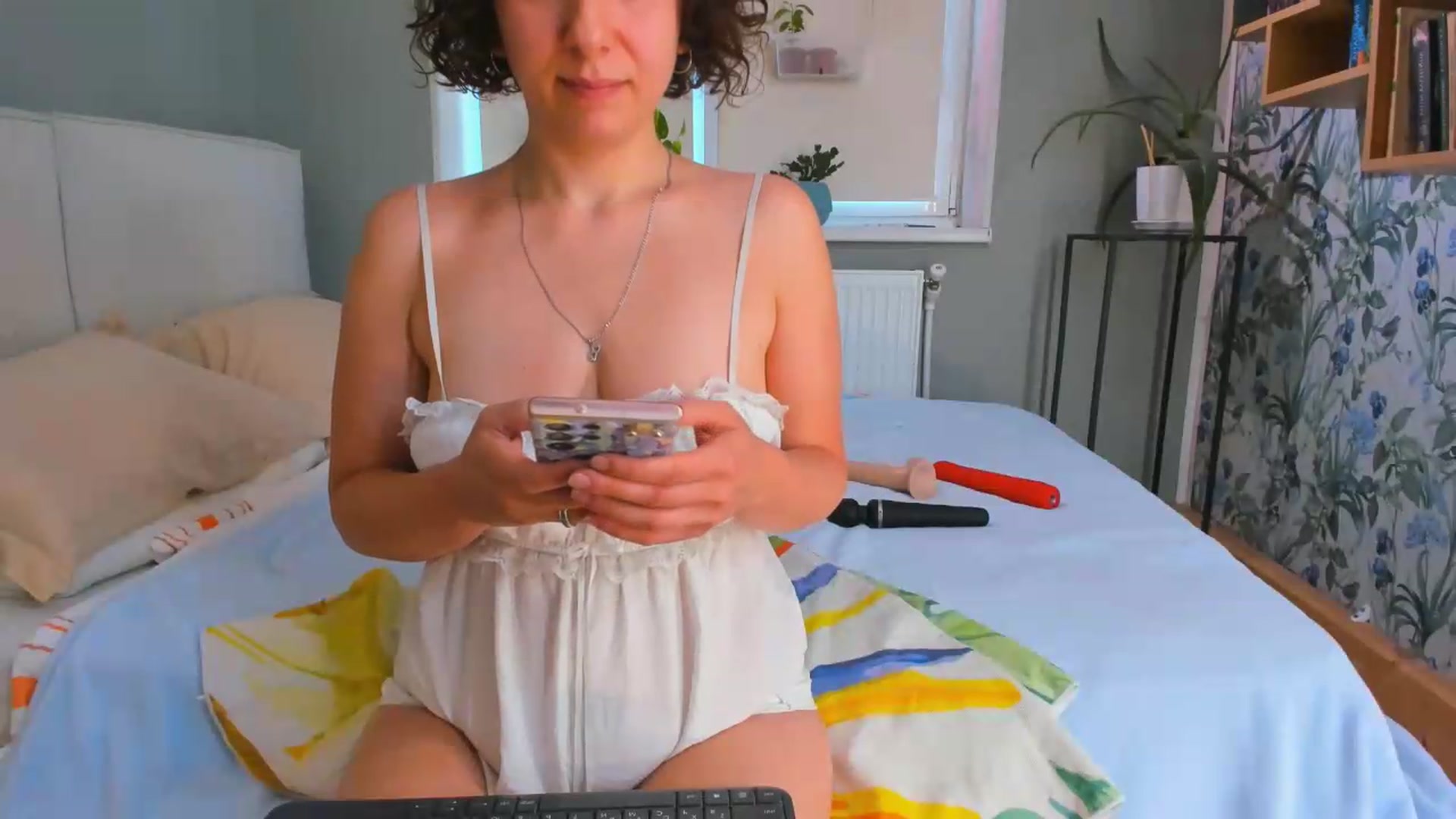 Gallery image thumbnail from LadySquirtle's myfreecams stream on, 08/04/2026, 06:31 image 16 of 20