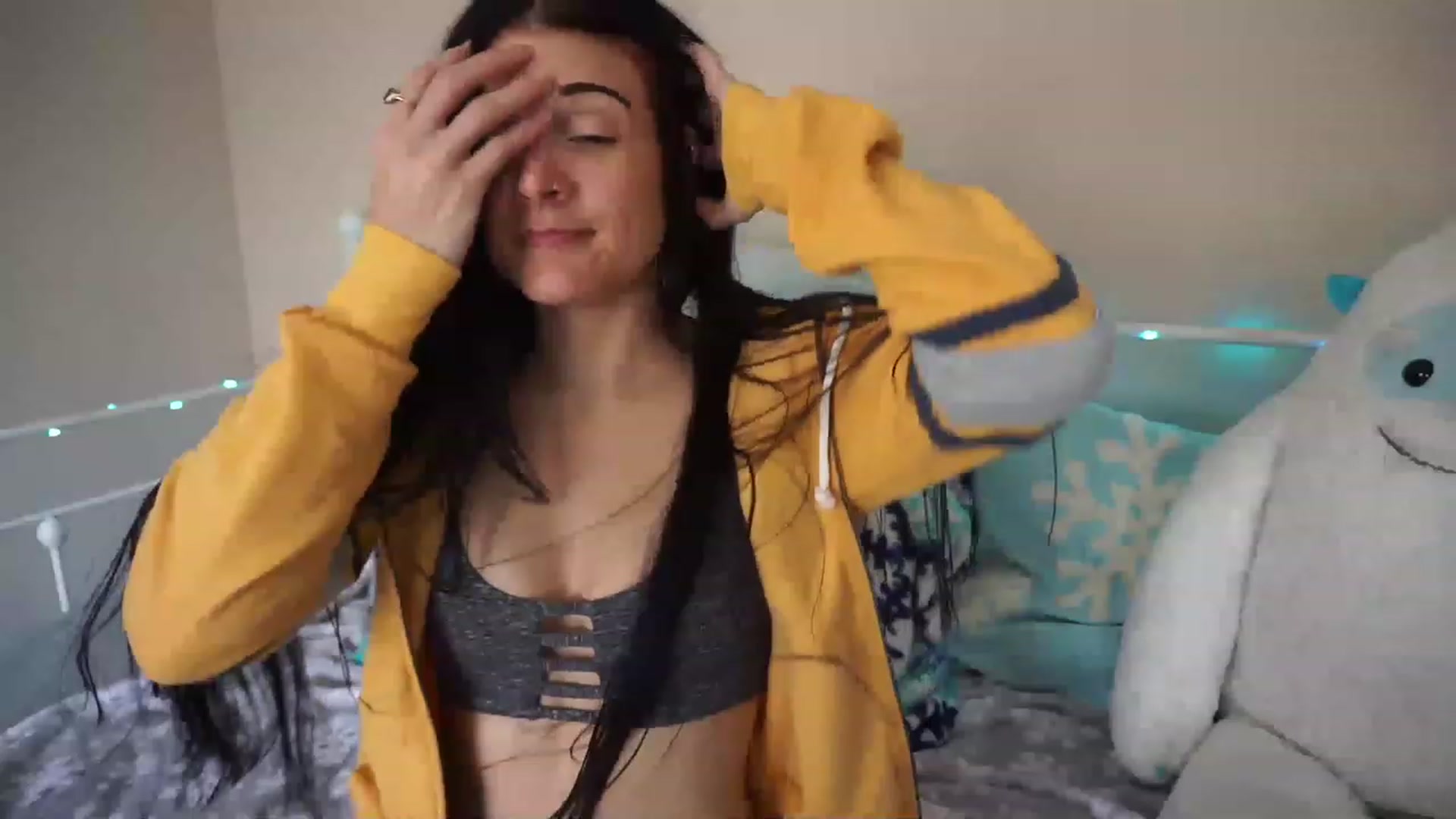 Gallery image thumbnail from LadyStarr's myfreecams stream on, 12/15/2022, 16:30 image 7 of 20