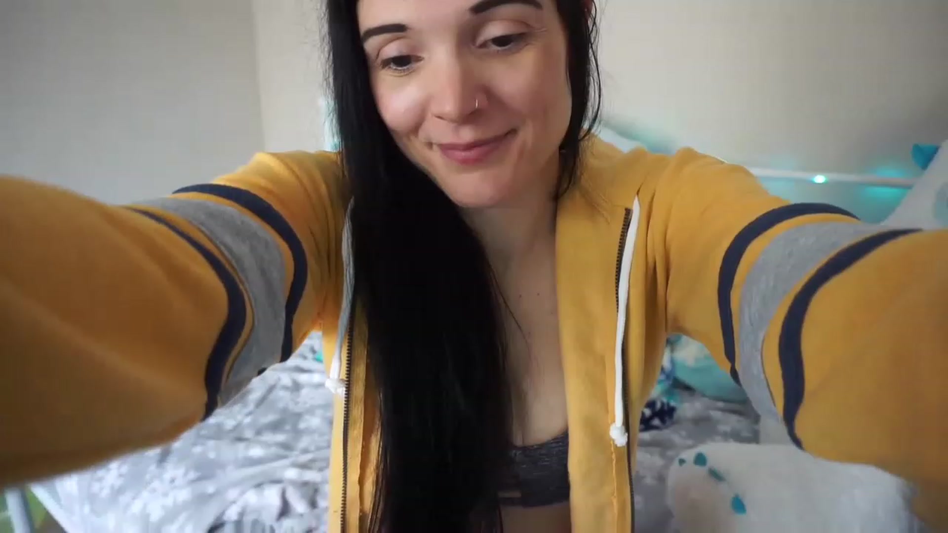 Gallery image thumbnail from LadyStarr's myfreecams stream on, 12/15/2022, 16:30 image 18 of 20