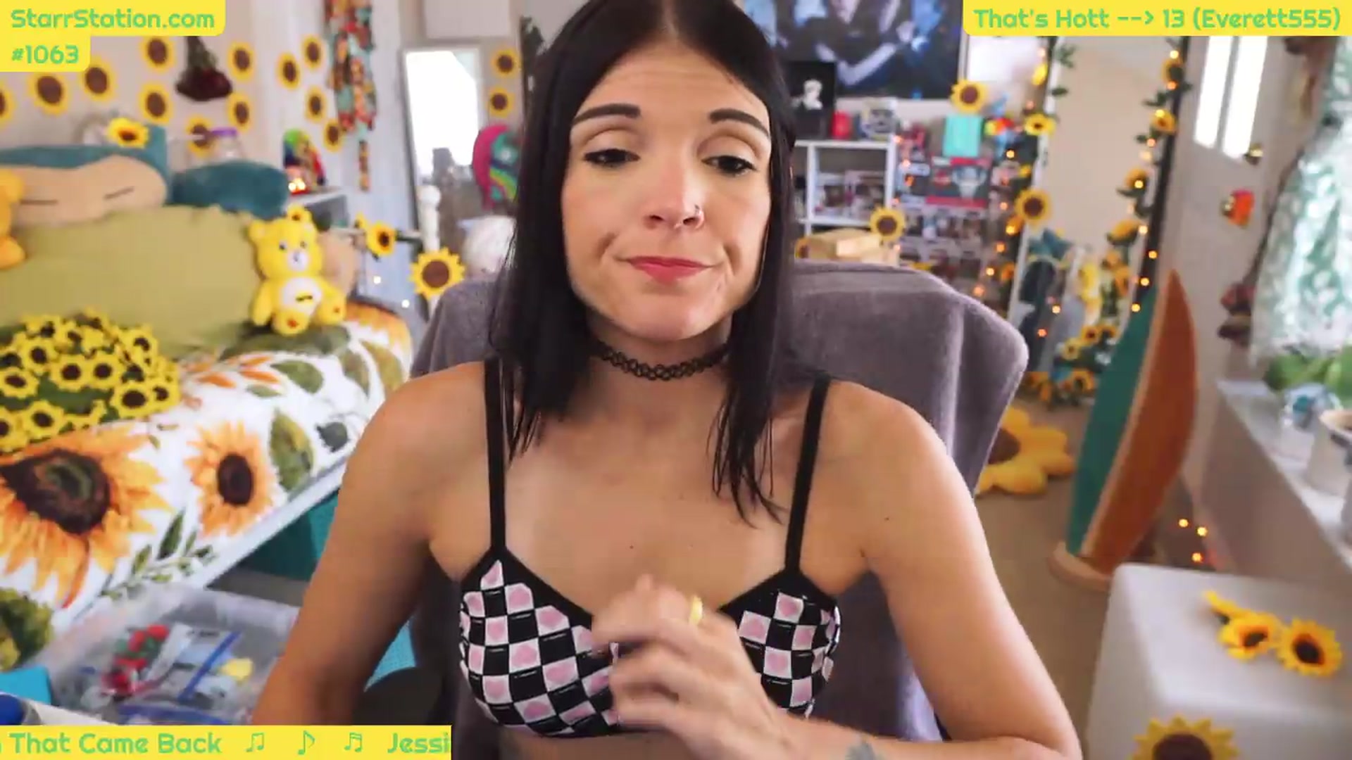 Gallery image thumbnail from LadyStarr's myfreecams stream on, 05/25/2026, 16:40 image 6 of 20