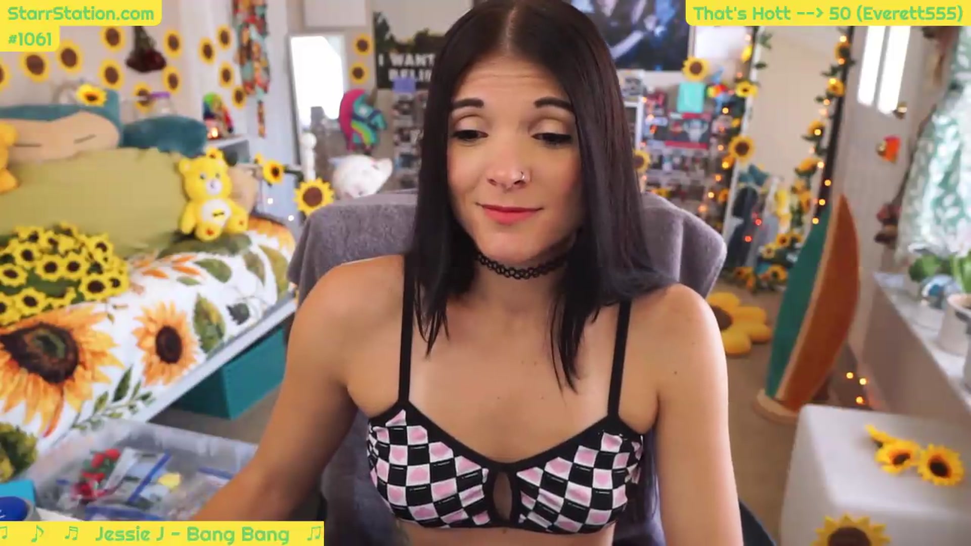 Gallery image thumbnail from LadyStarr's myfreecams stream on, 05/25/2026, 16:40 image 12 of 20