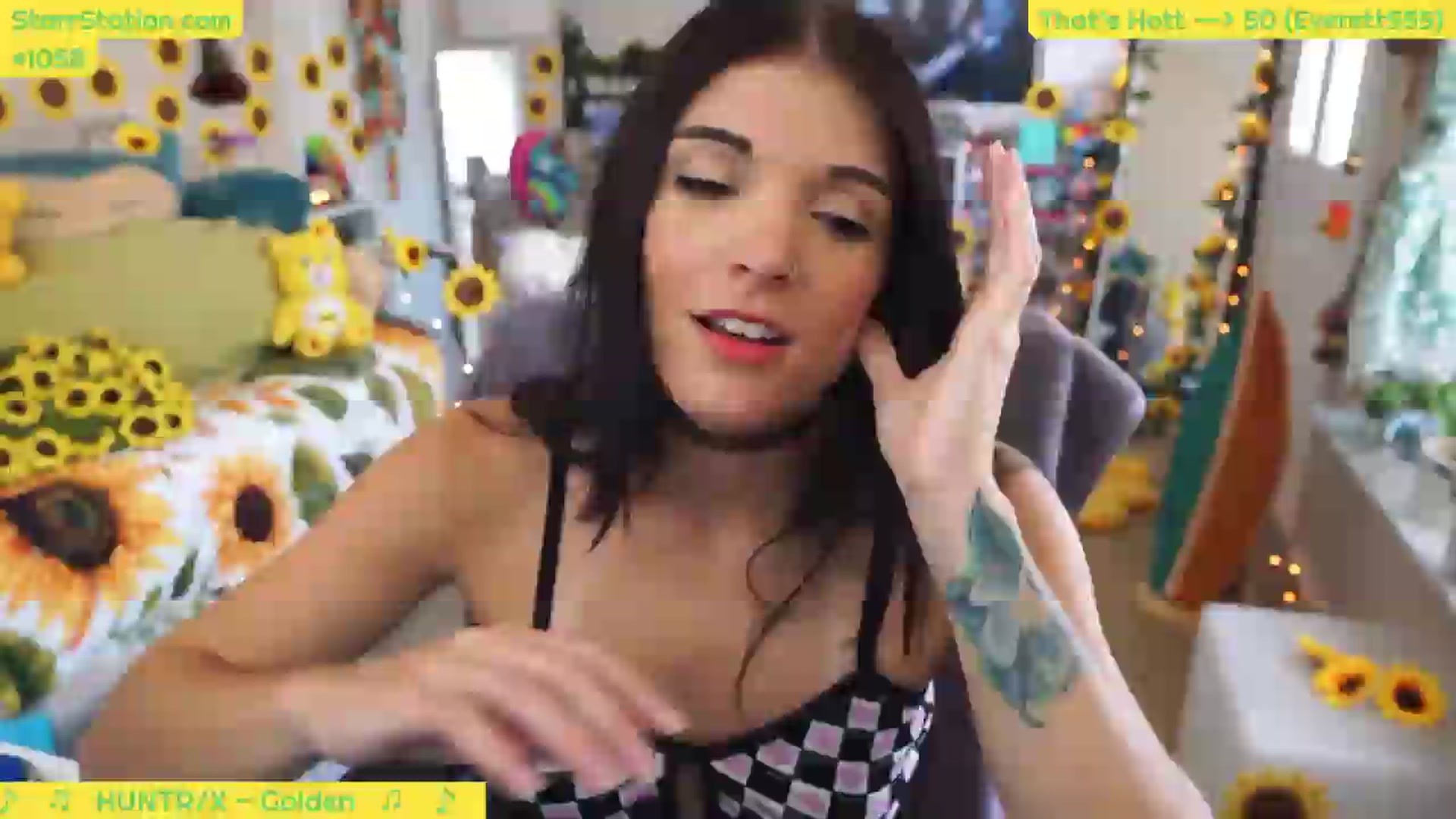 Gallery image thumbnail from LadyStarr's myfreecams stream on, 05/25/2026, 16:40 image 18 of 20