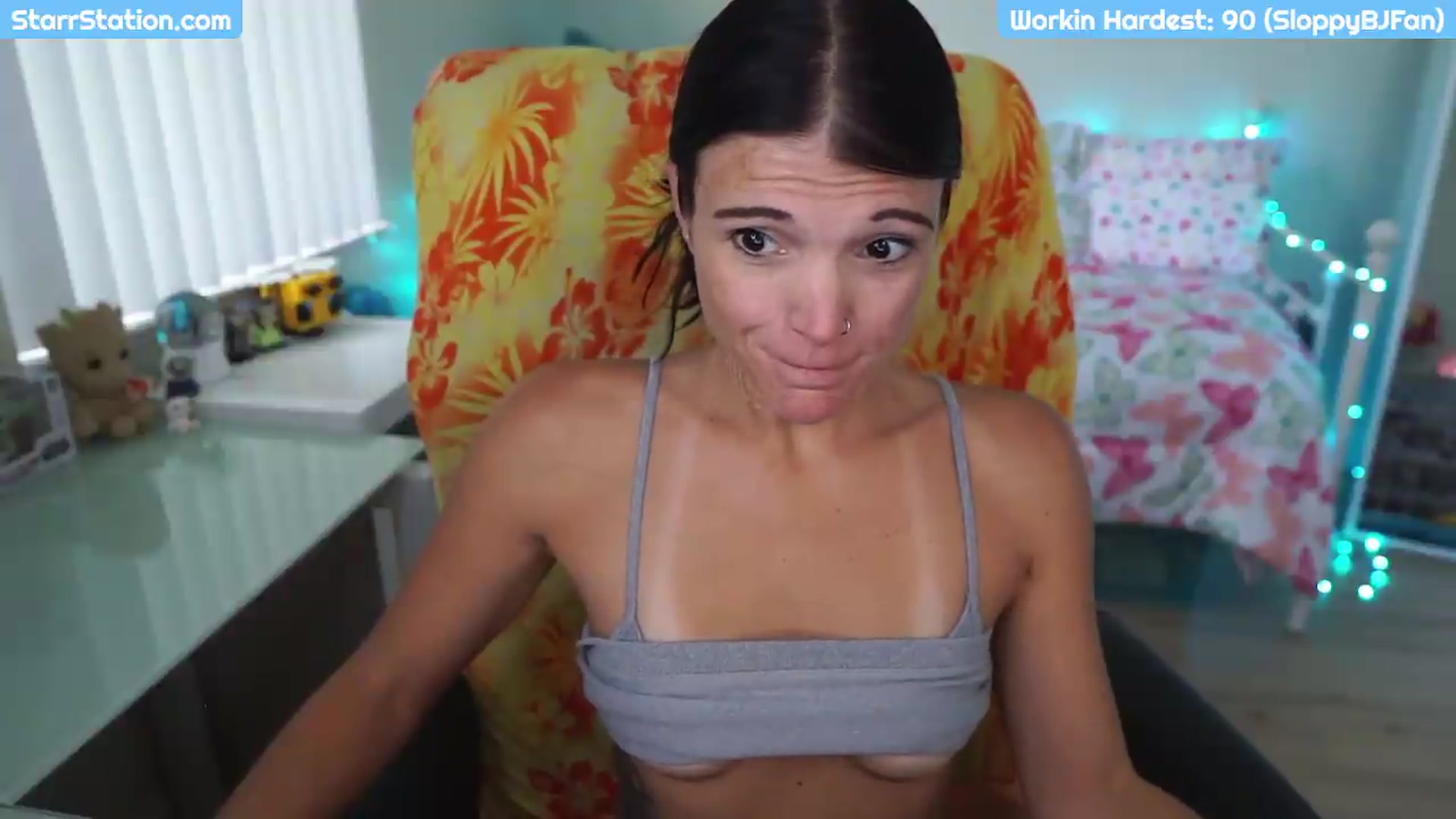 Gallery image thumbnail from LadyStarr's myfreecams stream on, 07/28/2026, 21:42 image 17 of 20