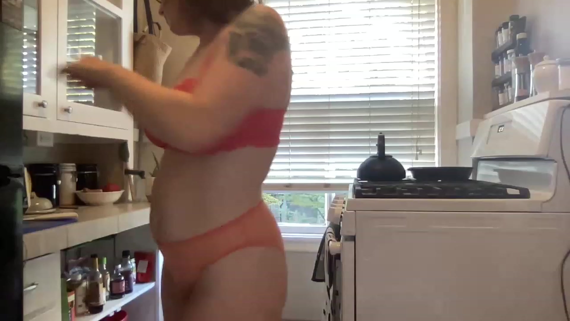 Gallery image thumbnail from LadyStarrdust's myfreecams stream on, 11/20/2022, 18:24 image 14 of 20
