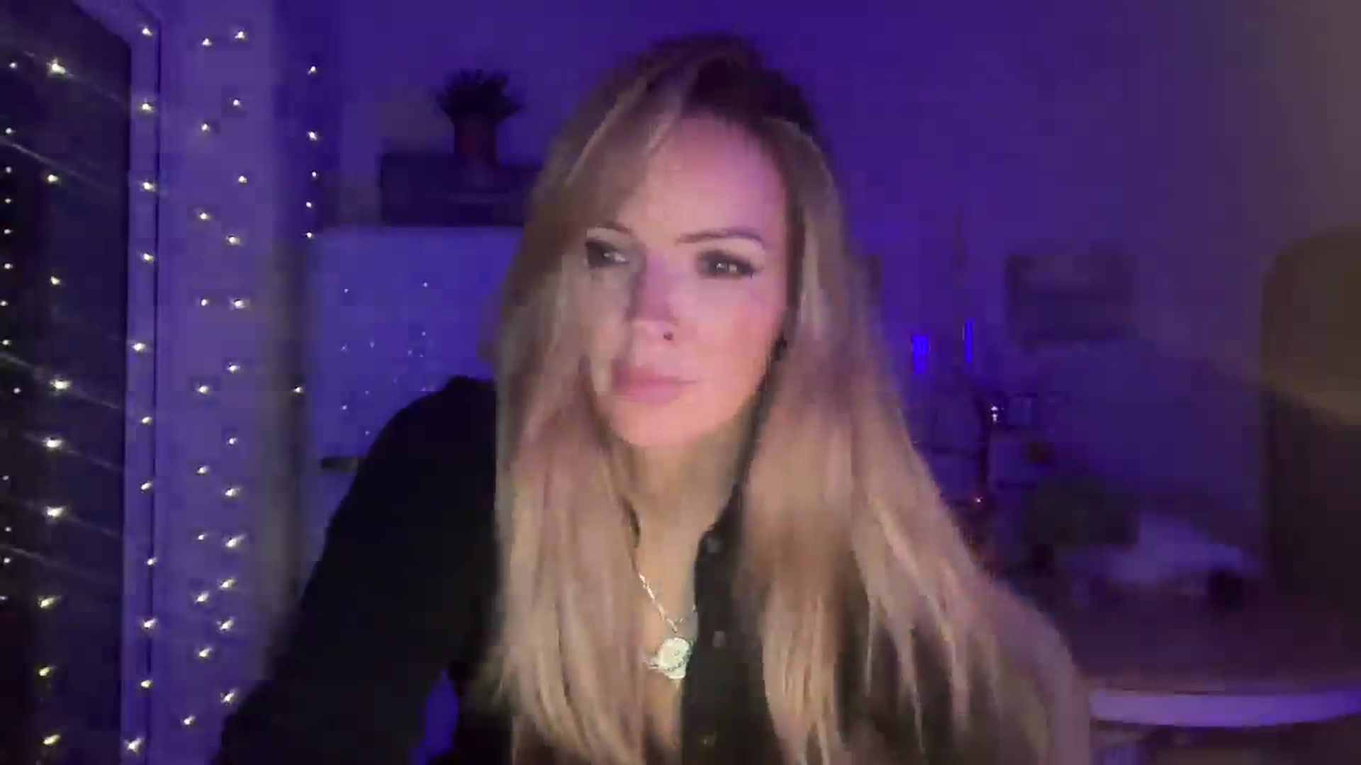 Gallery image thumbnail from LadySterling's myfreecams stream on, 10/19/2025, 21:42 image 7 of 20