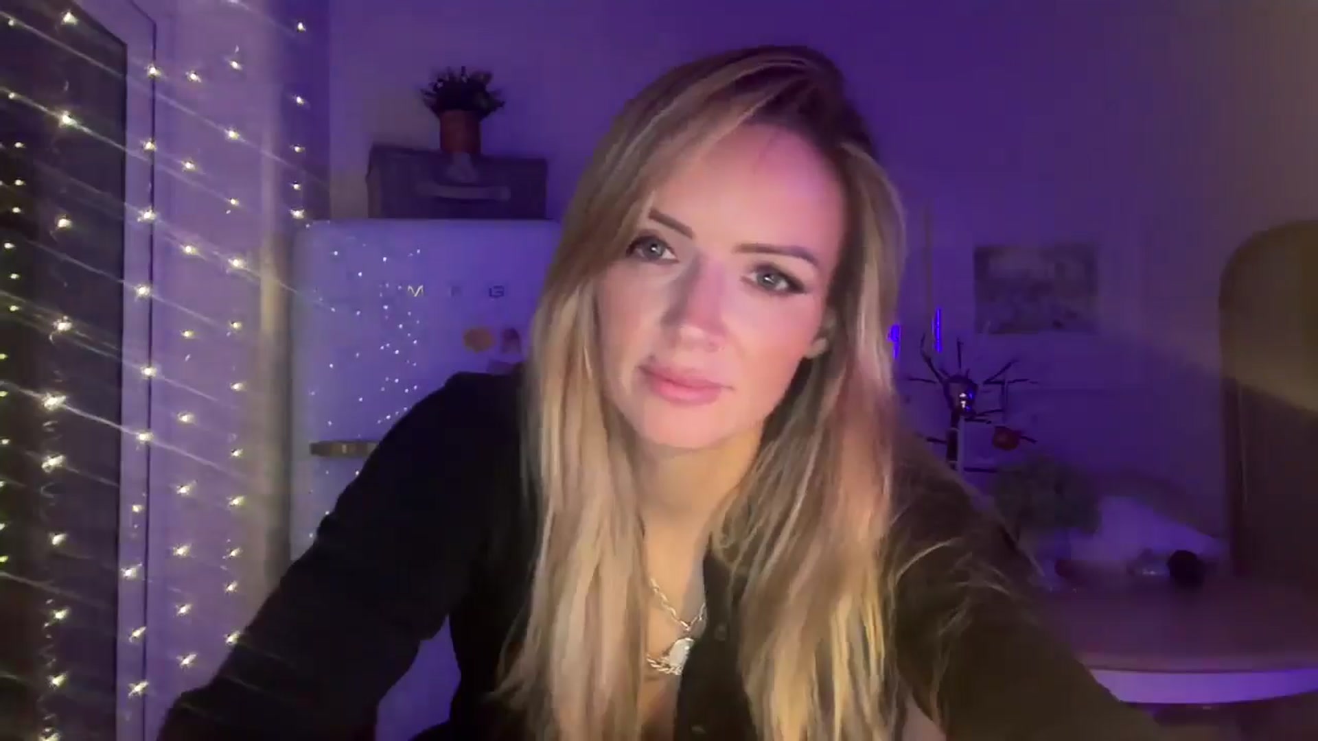 Gallery image thumbnail from LadySterling's myfreecams stream on, 10/19/2025, 21:42 image 10 of 20