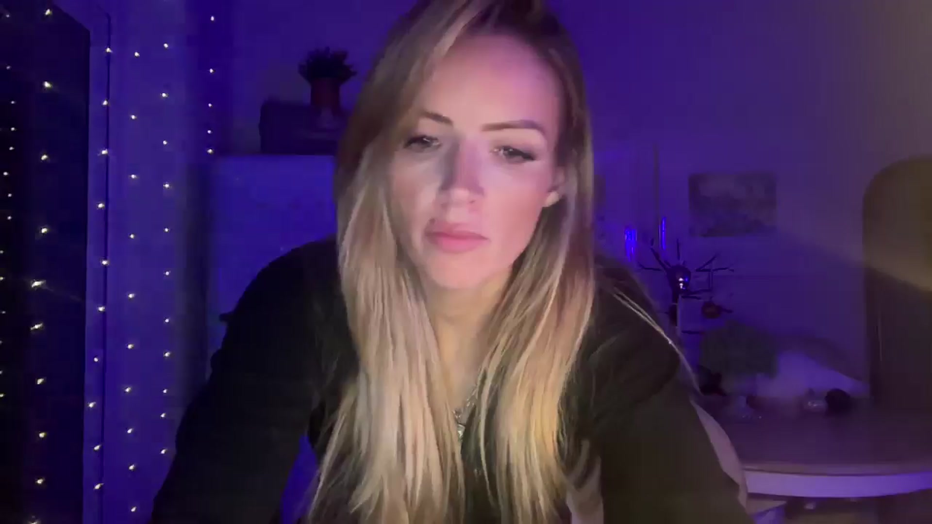 Gallery image thumbnail from LadySterling's myfreecams stream on, 10/19/2025, 21:42 image 18 of 20