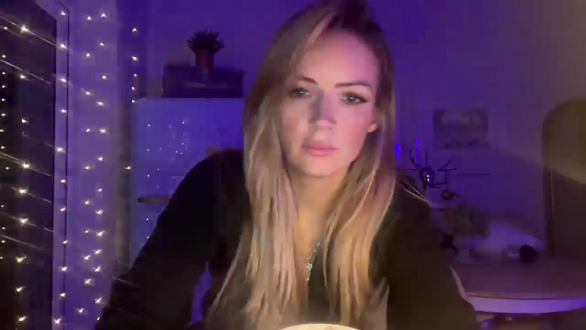 Gallery image thumbnail from LadySterling's myfreecams stream on, 10/19/2025, 21:42 image 17 of 20