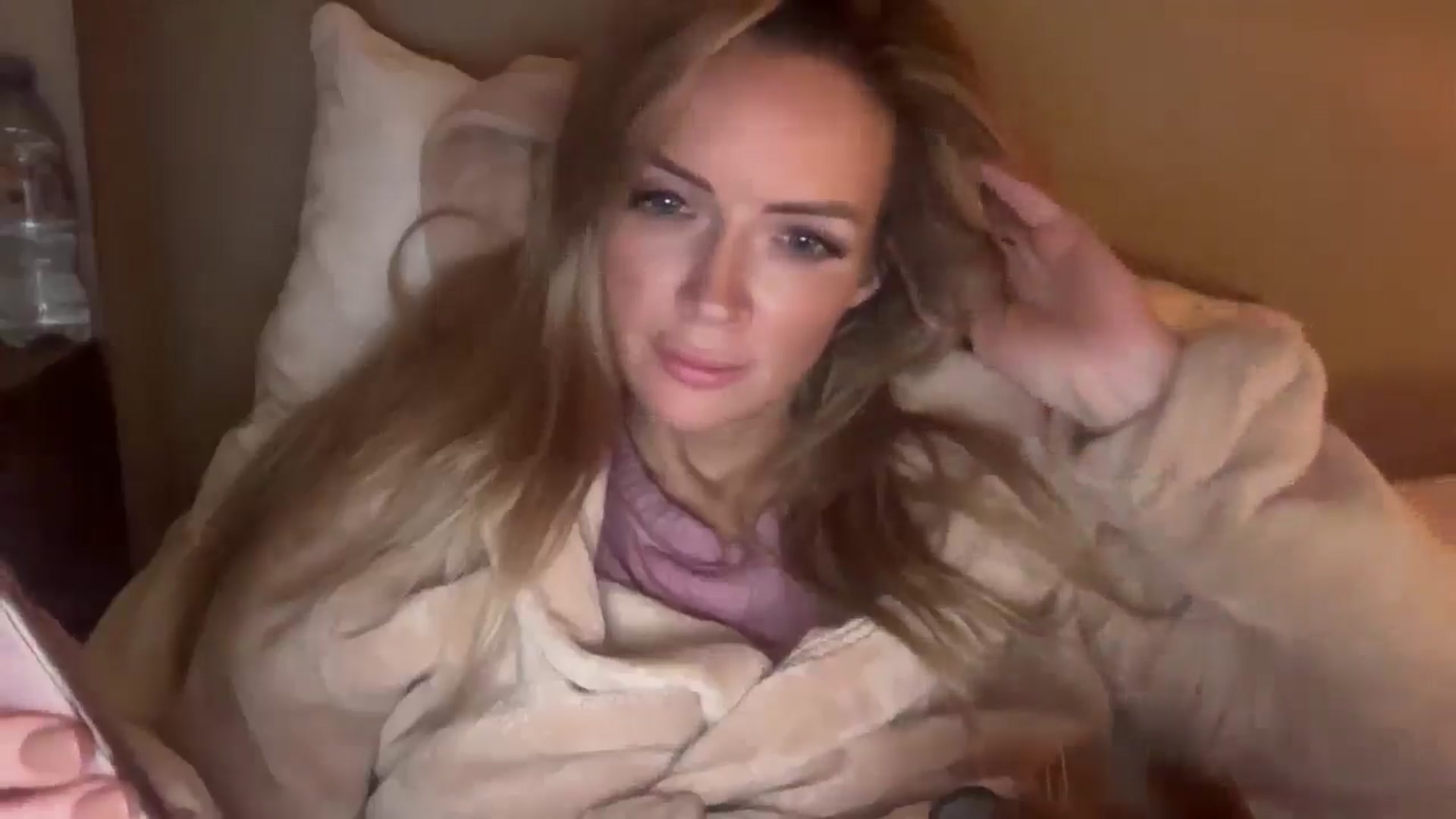 Gallery image thumbnail from LadySterling's myfreecams stream on, 10/19/2025, 23:59 image 20 of 20