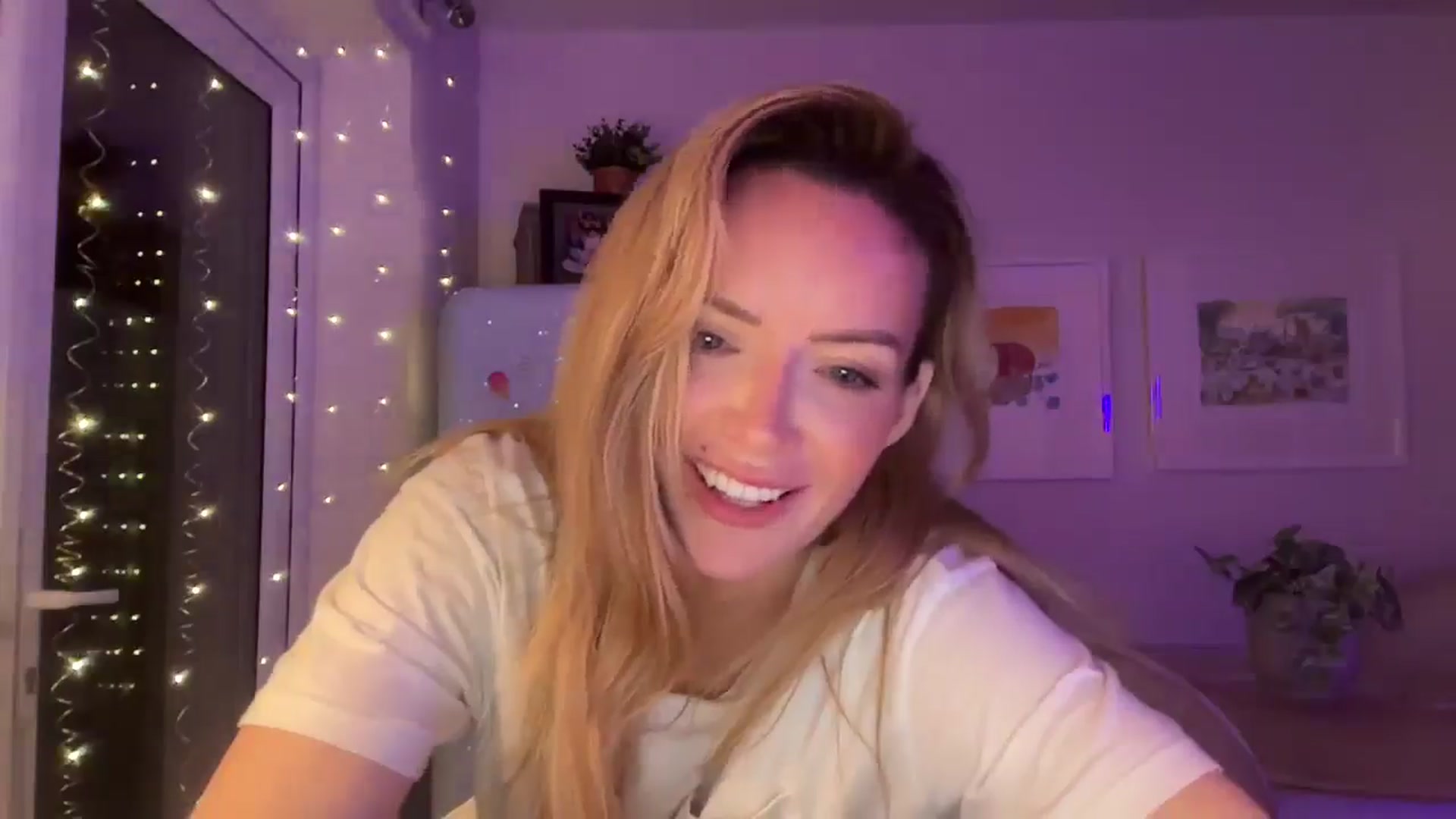 Gallery image thumbnail from LadySterling's myfreecams stream on, 11/03/2025, 22:55 image 8 of 20