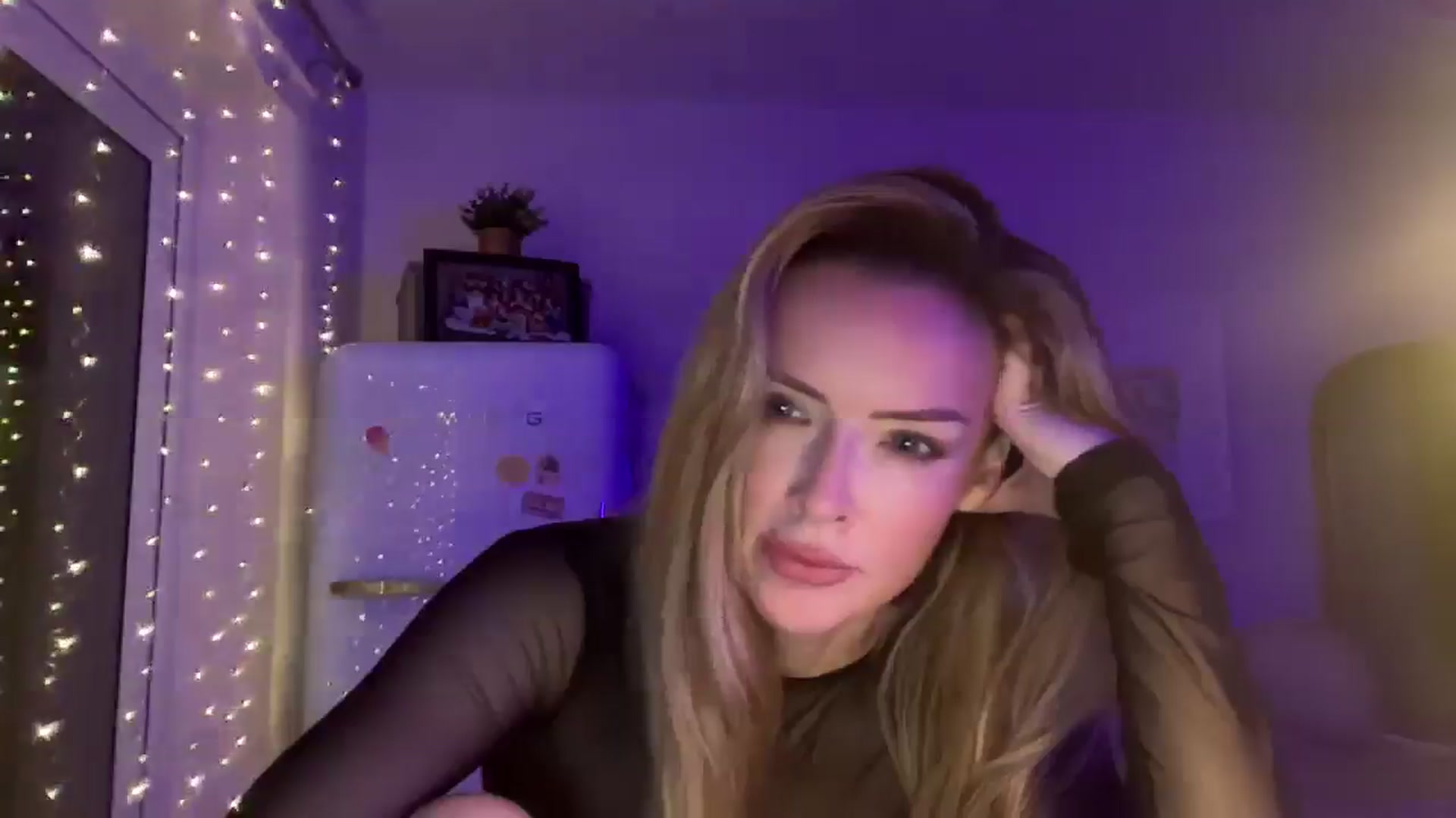Gallery image thumbnail from LadySterling's myfreecams stream on, 11/03/2025, 22:55 image 12 of 20