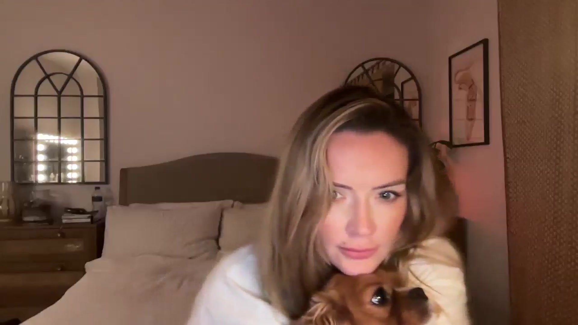 Gallery image thumbnail from LadySterling's myfreecams stream on, 11/03/2025, 22:55 image 9 of 20