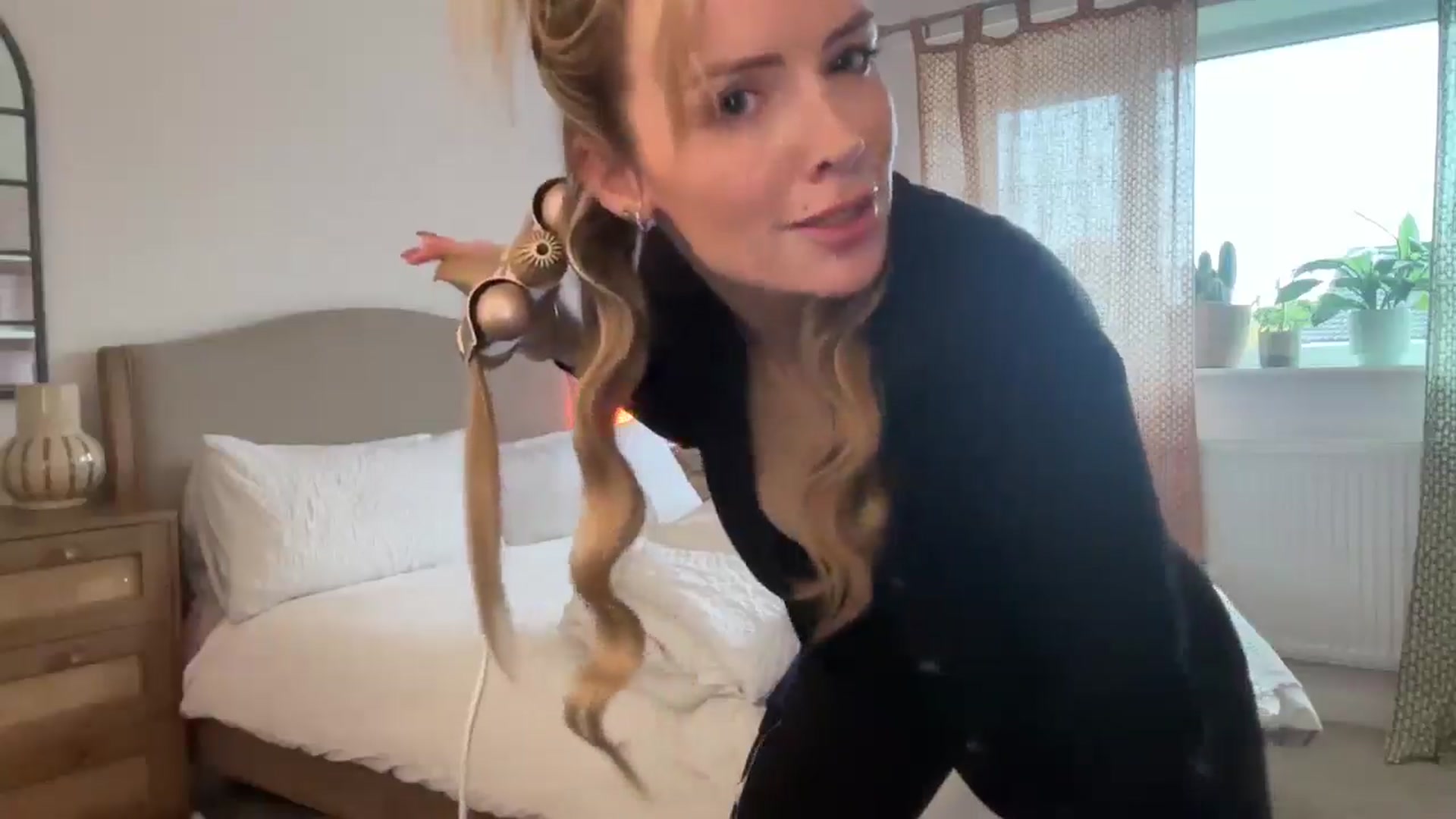 Gallery image thumbnail from LadySterling's myfreecams stream on, 11/04/2025, 15:11 image 4 of 20