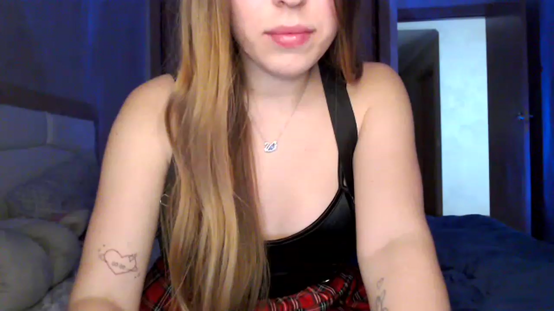 Gallery image thumbnail from LadySwan_'s myfreecams stream on, 03/29/2023, 20:49 image 2 of 20