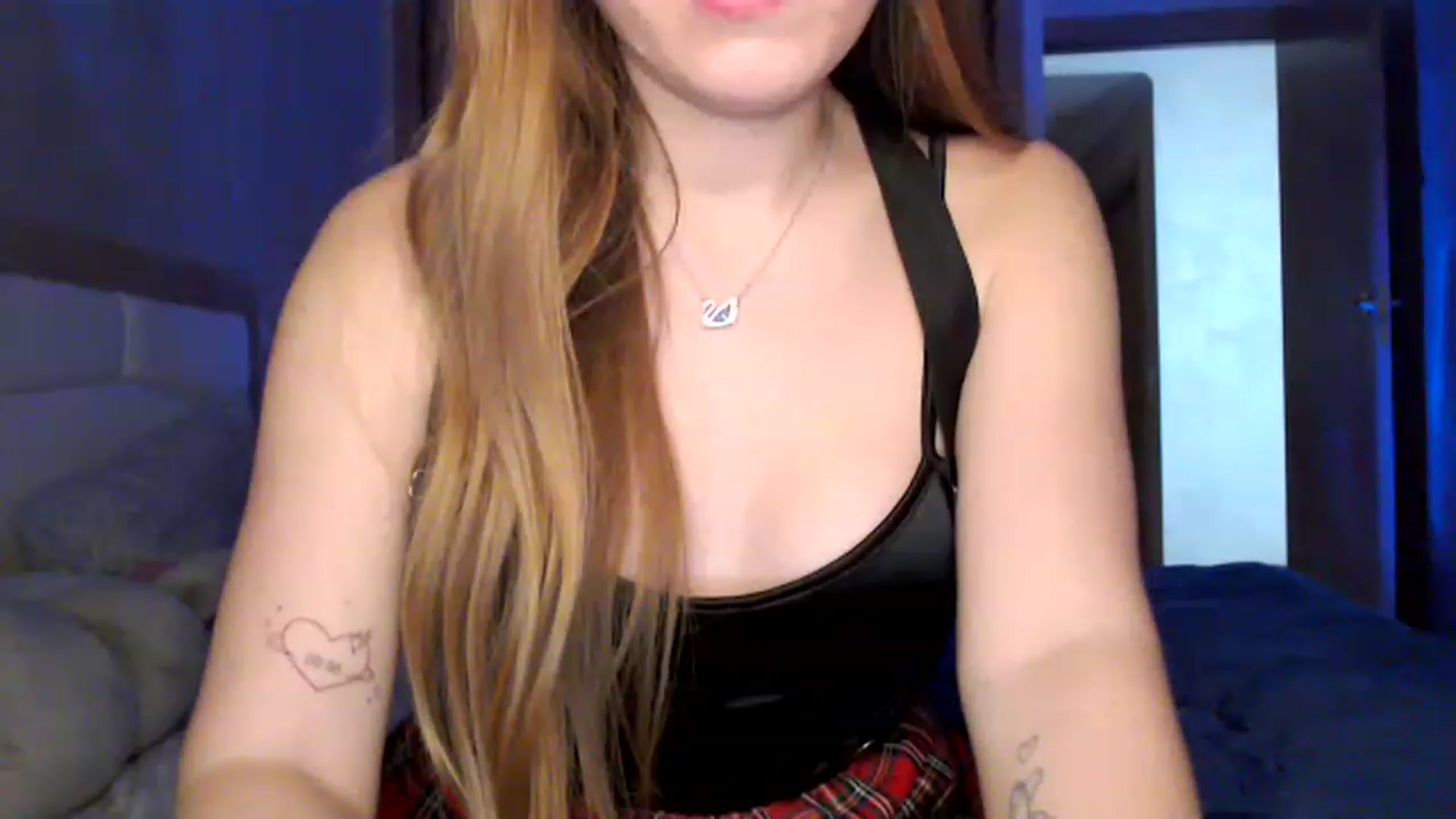 Gallery image thumbnail from LadySwan_'s myfreecams stream on, 03/29/2023, 20:49 image 4 of 20