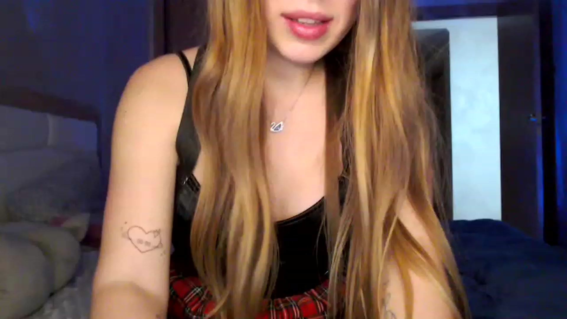 Gallery image thumbnail from LadySwan_'s myfreecams stream on, 03/29/2023, 20:49 image 1 of 20