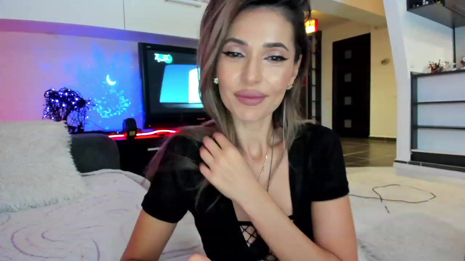 Gallery image thumbnail from LadyTinaofMFC's myfreecams stream on, 10/03/2023, 23:51 image 1 of 20