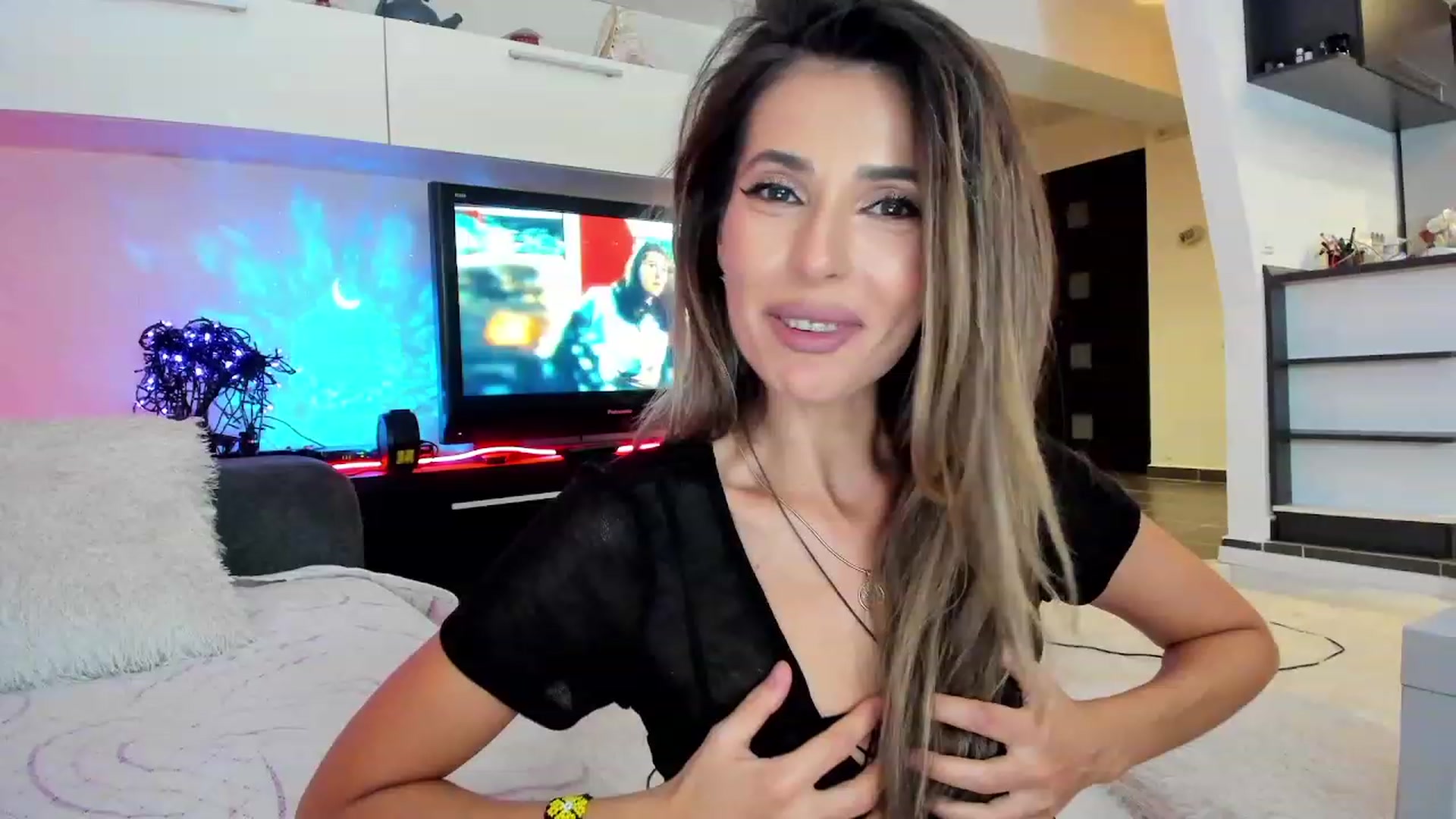 Gallery image thumbnail from LadyTinaofMFC's myfreecams stream on, 10/03/2023, 23:51 image 10 of 20